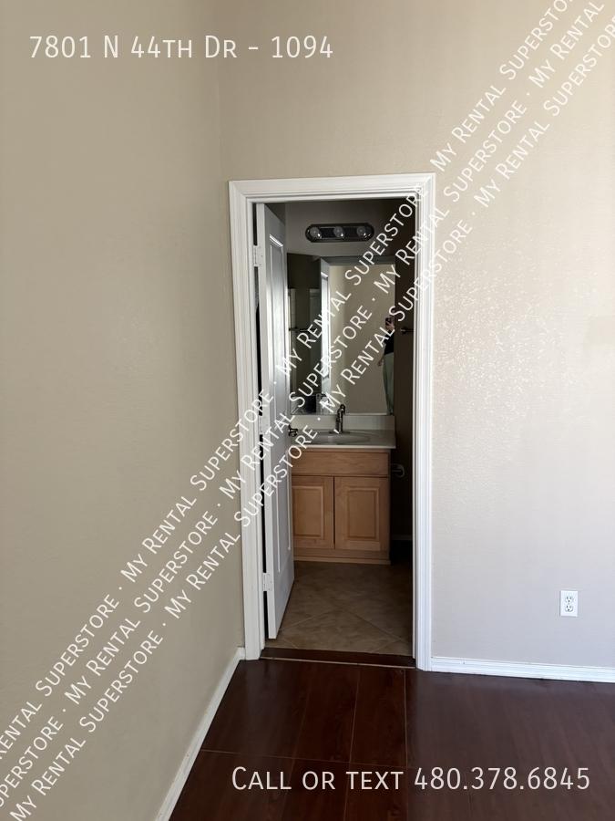 7801 N 44th Drive 1094