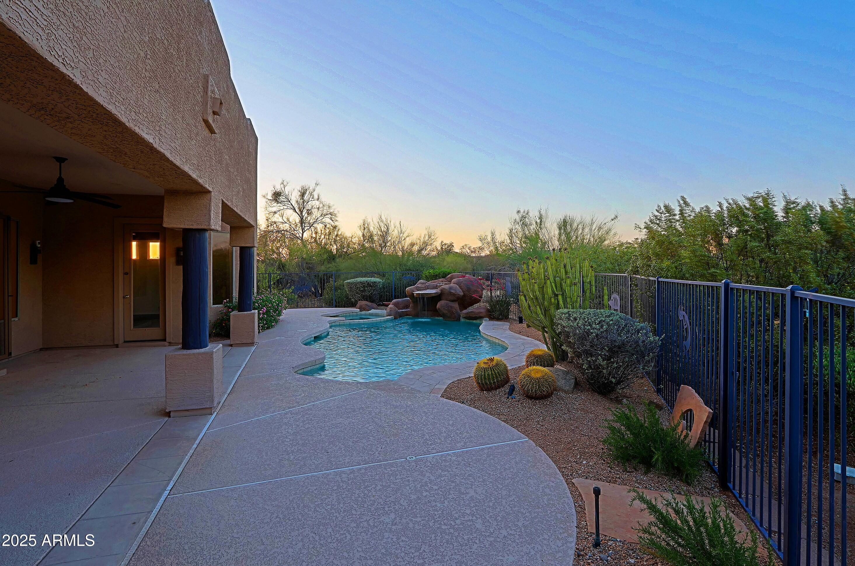 Cave Creek, Arizona 85331, United States, 3 Bedrooms Bedrooms, ,3 BathroomsBathrooms,Residential,Active,136950
