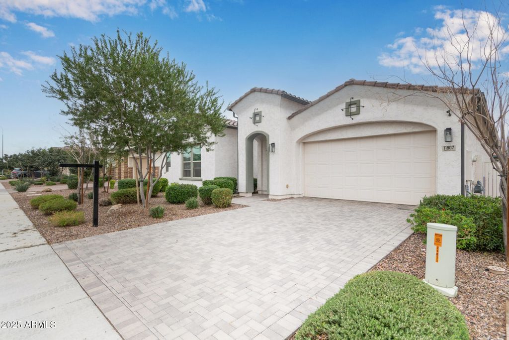 Photo of 11807 W Parkway Lane, Avondale, AZ 85323 (MLS # 6950025)