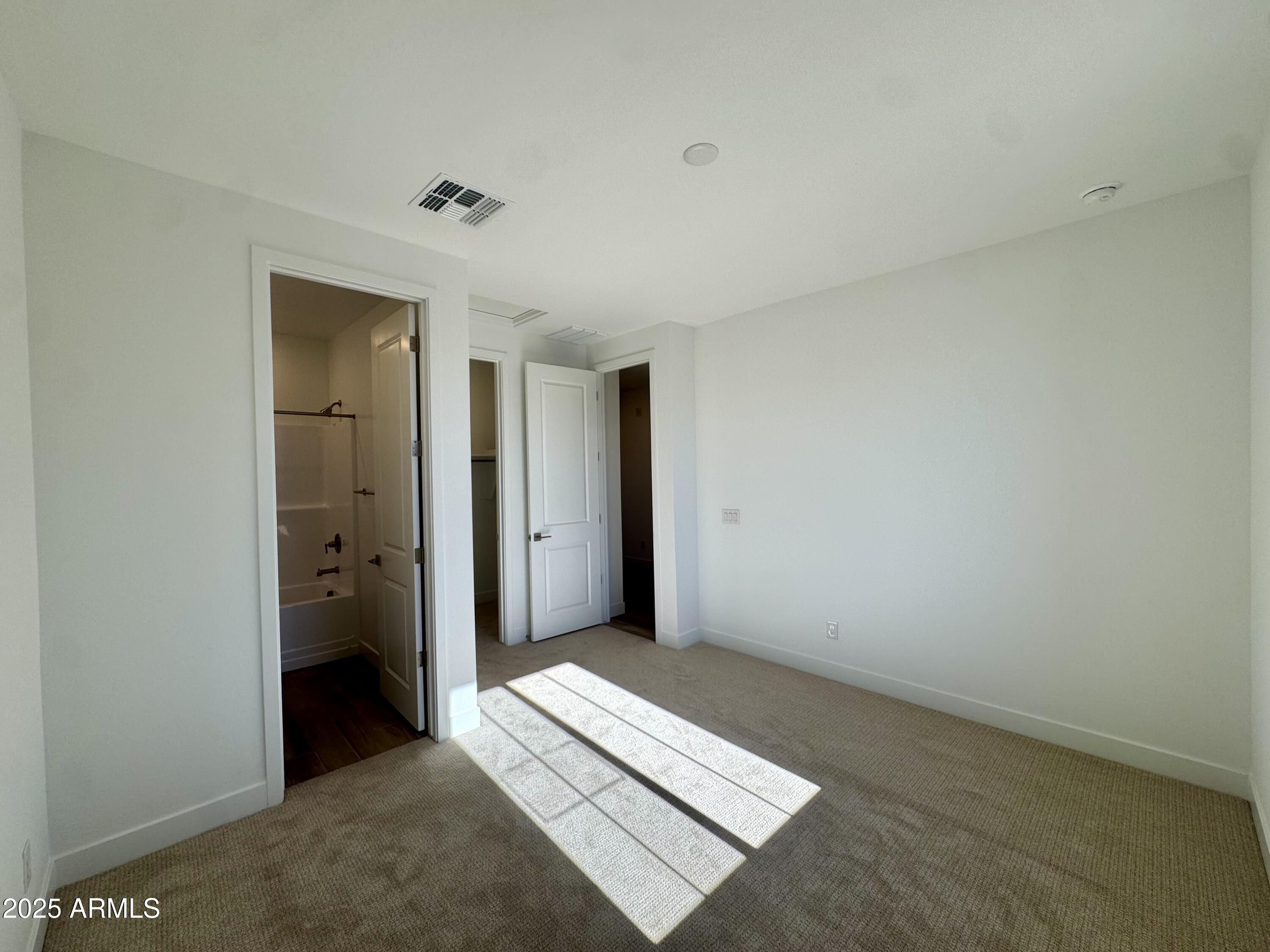 2908 E Mecklenburg Way