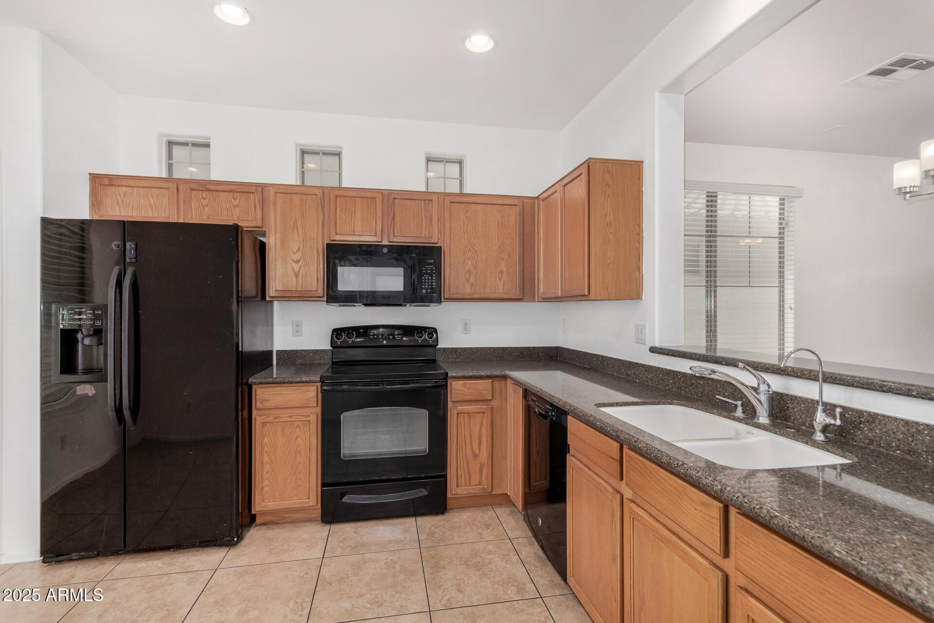 21023 E AVENIDA DEL VALLE --
