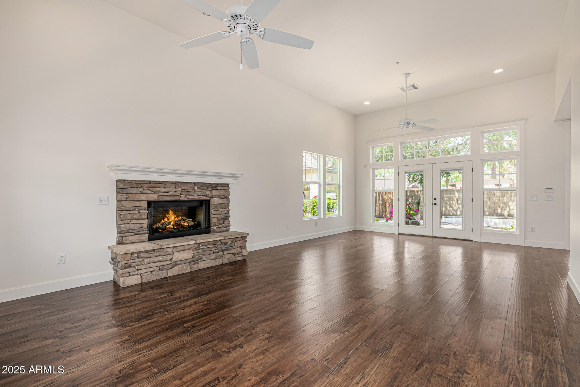 122 W Cottage Lane