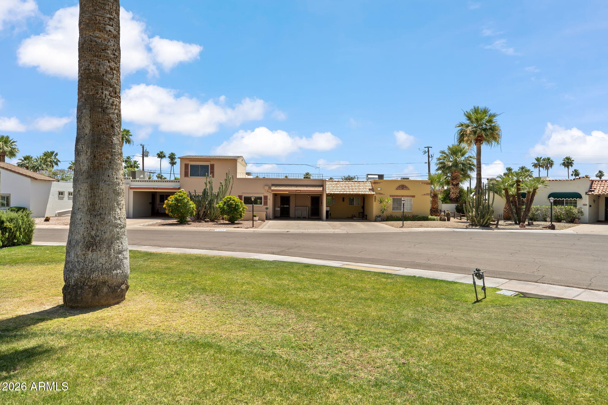 7633 E MEADOWBROOK Avenue