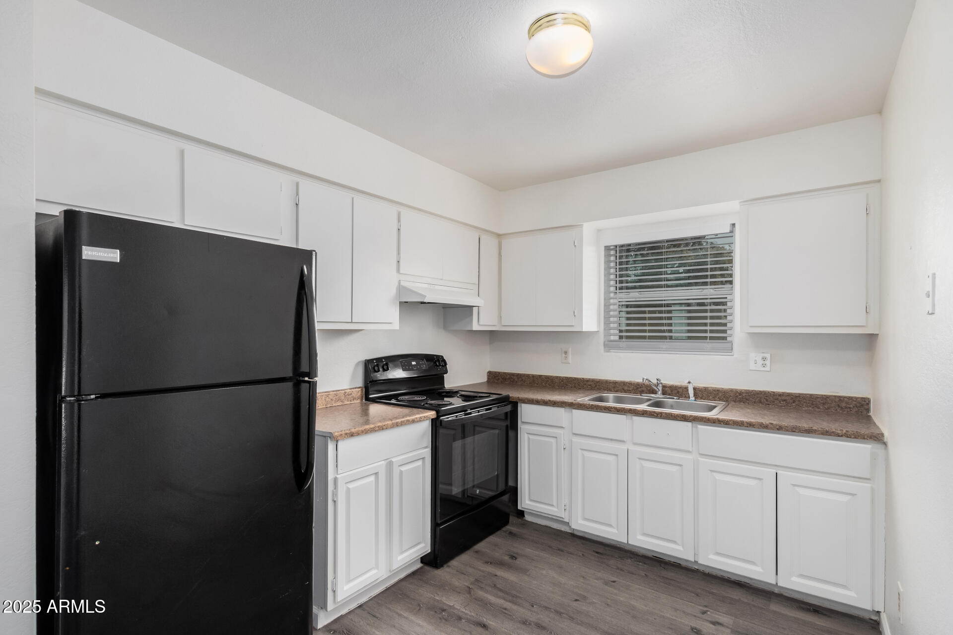 327 E VINE Circle
