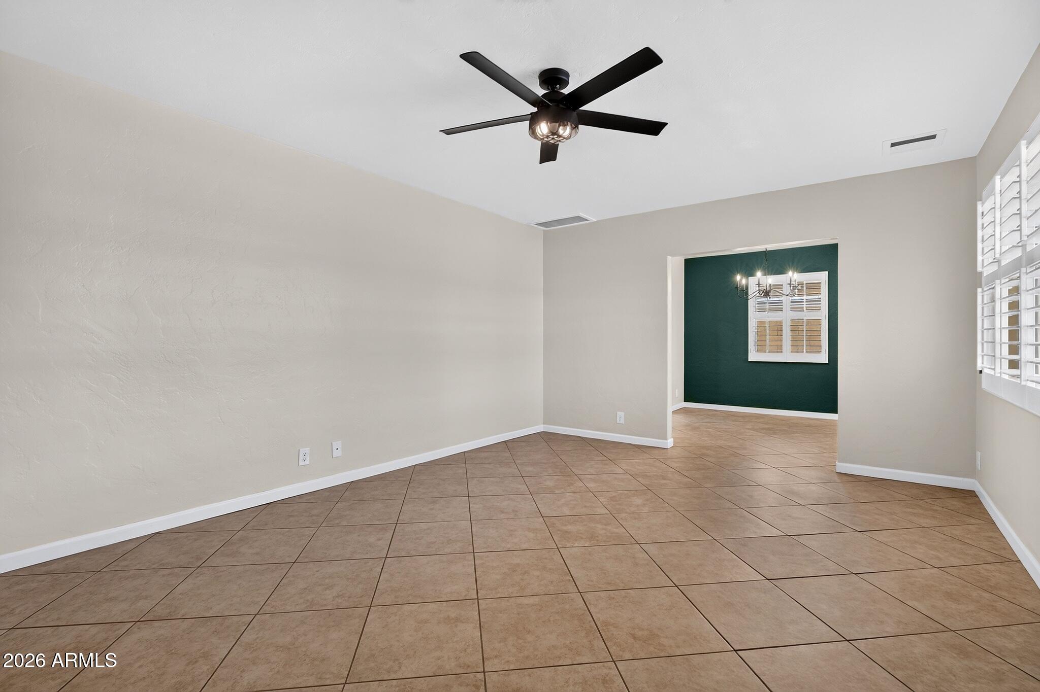 1007 E CITRUS Way