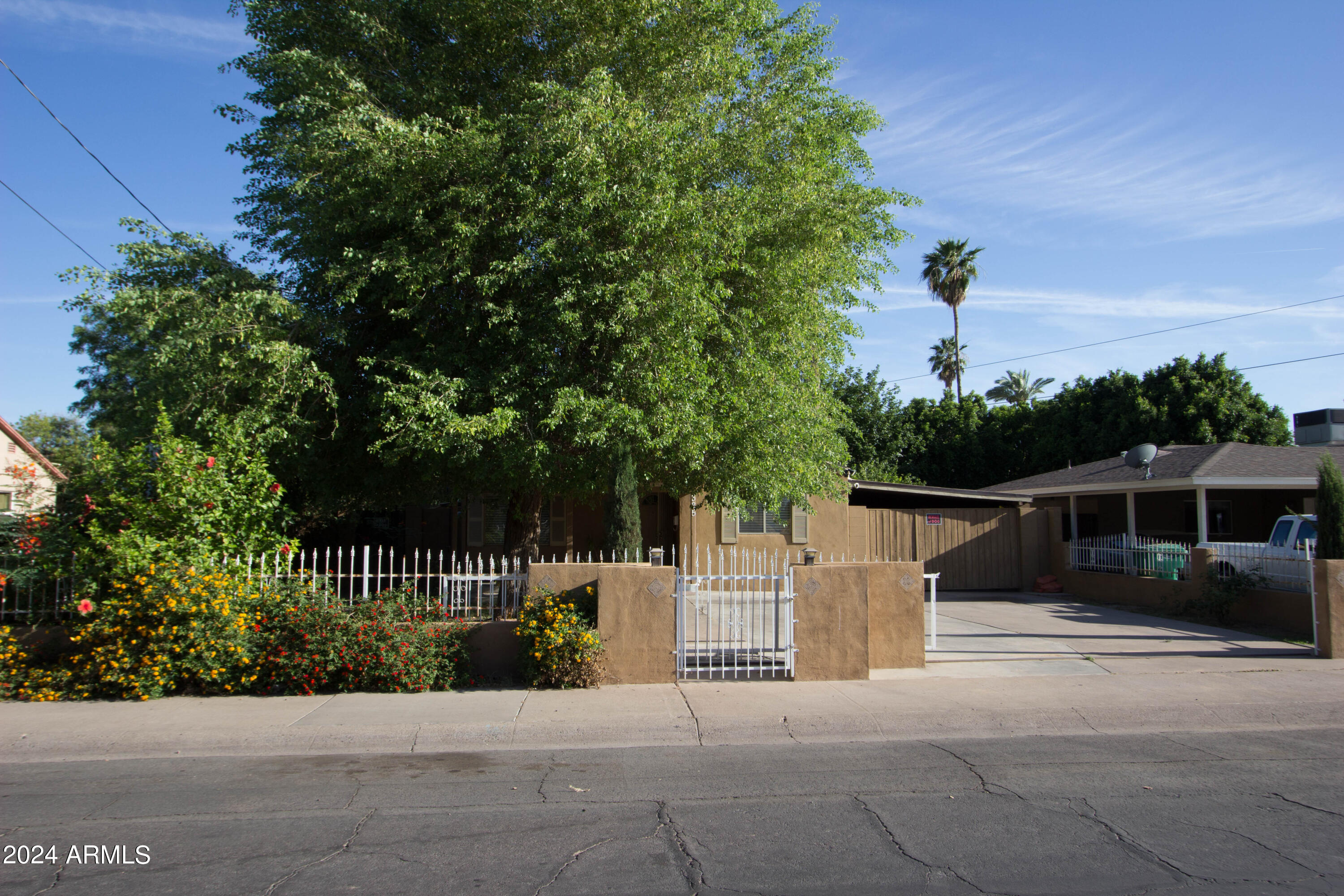 Photo 3 of 29 of 325 E 5TH Avenue house