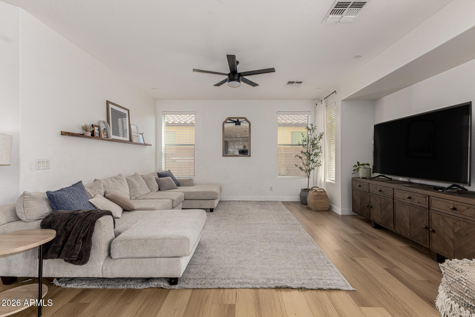 2123 E CARLA VISTA Place