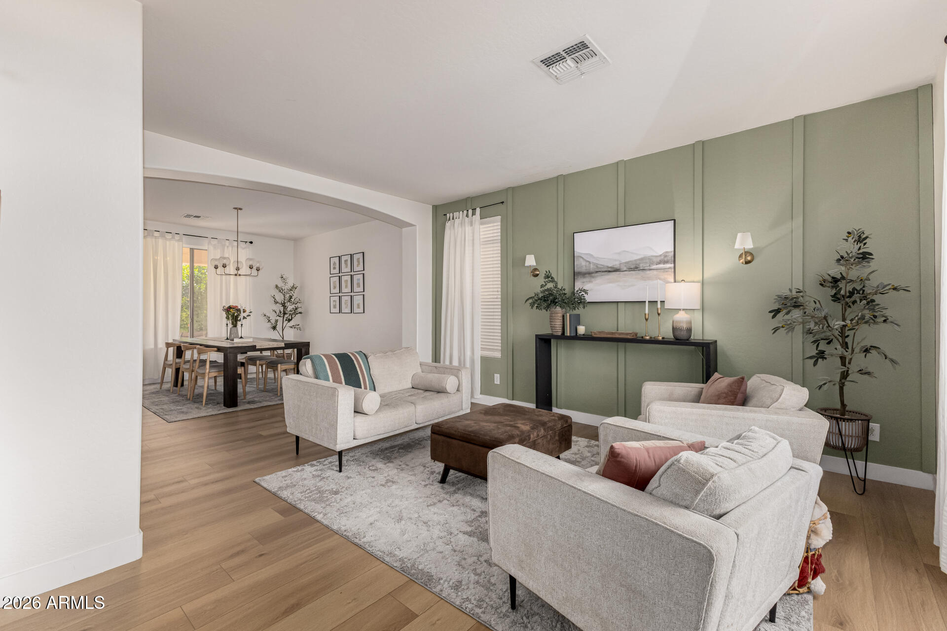 2123 E CARLA VISTA Place