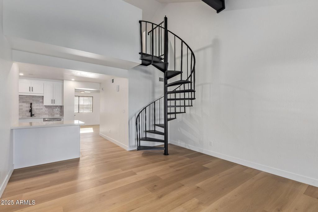 Photo of 4901 S Calle Los Cerros Drive #202, Tempe, AZ 85282 (MLS # 6994566)