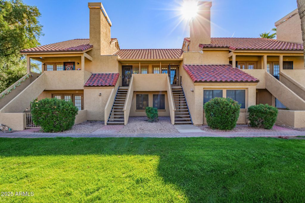 Photo of 4901 S Calle Los Cerros Drive #202, Tempe, AZ 85282 (MLS # 6994566)