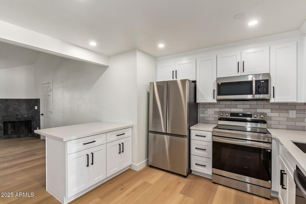 Photo of 4901 S Calle Los Cerros Drive #202, Tempe, AZ 85282 (MLS # 6994566)