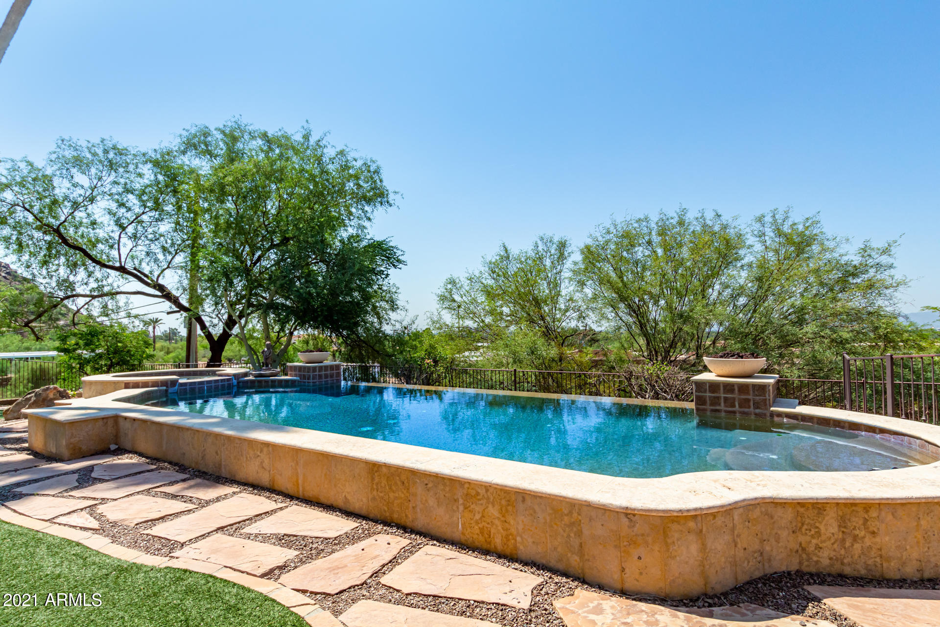 RED ROCK - Residential