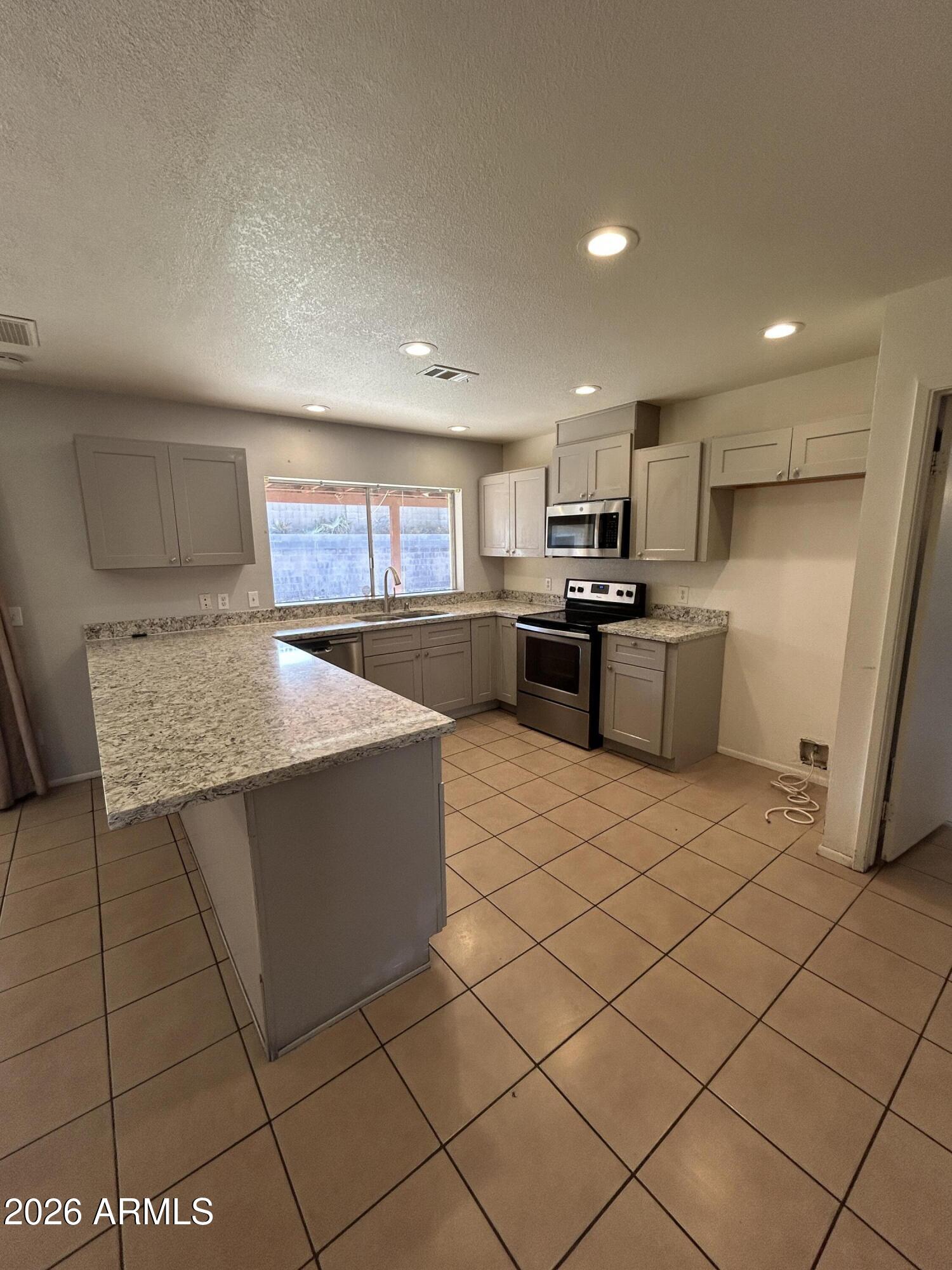 845 N STANDAGE --