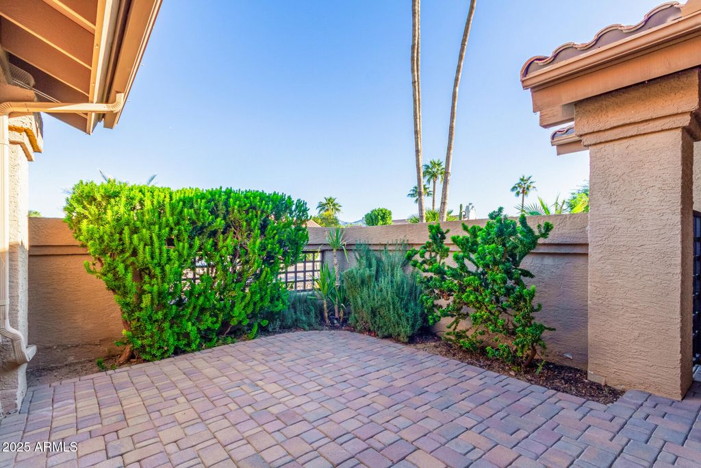 Photo of 10303 E Caron Street, Scottsdale, AZ 85258 (MLS # 6943857)