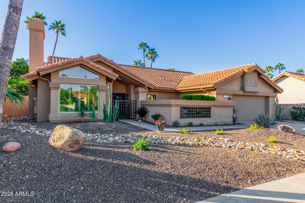 Photo of 10303 E Caron Street, Scottsdale, AZ 85258 (MLS # 6943857)