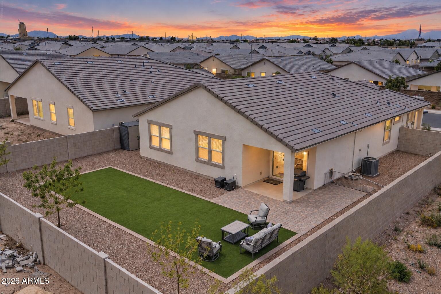 40 S CARLTON Avenue