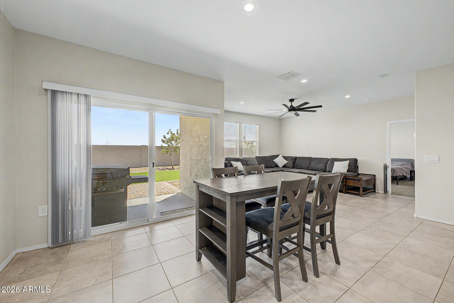 40 S CARLTON Avenue