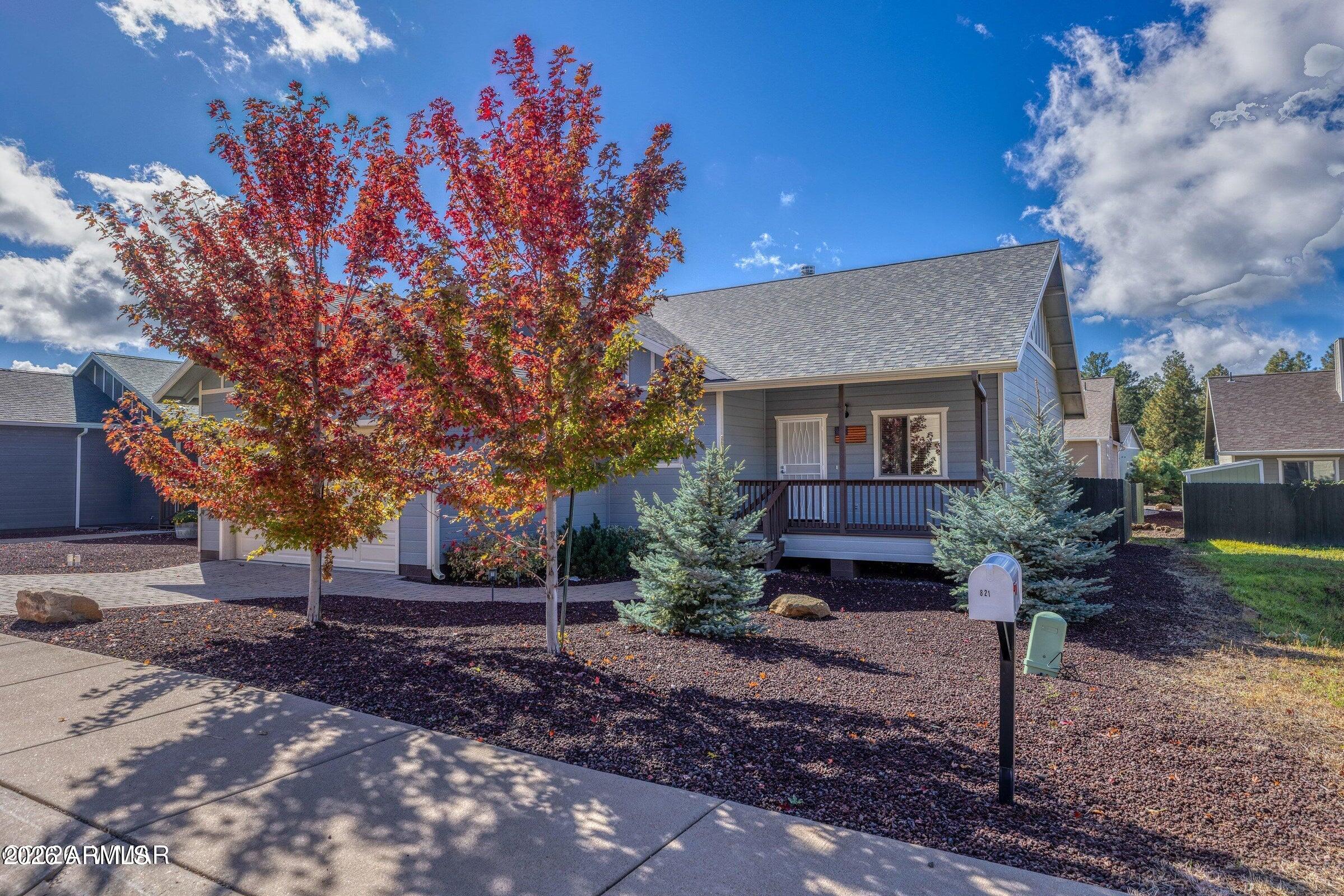 821 W SUMMER HAVEN Lane