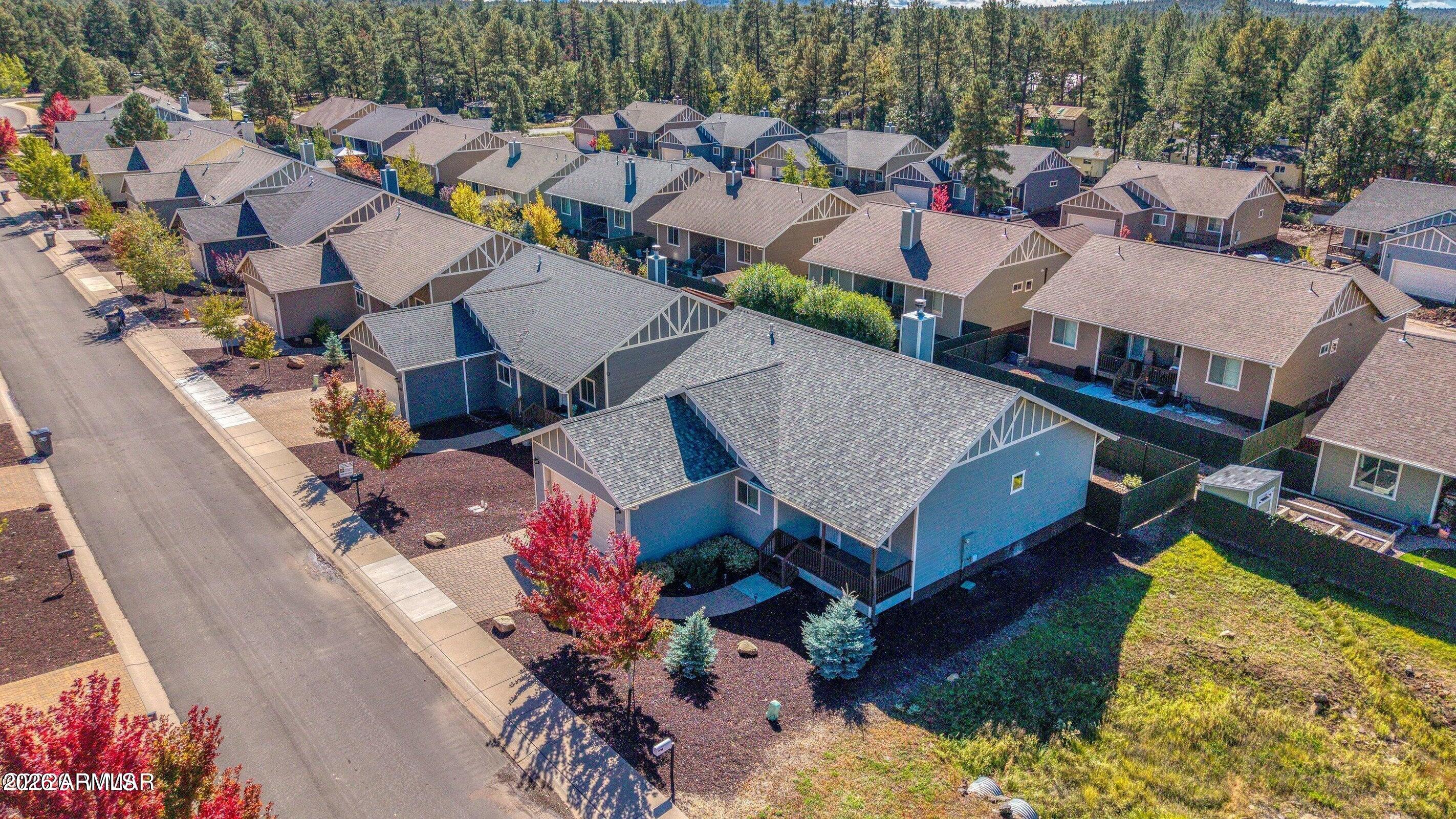 821 W SUMMER HAVEN Lane