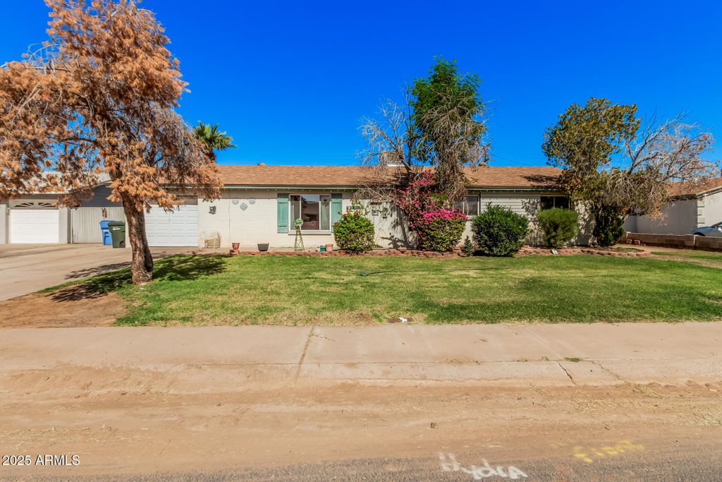 Photo of 5858 W Minnezona Avenue, Phoenix, AZ 85031 (MLS # 6937274)