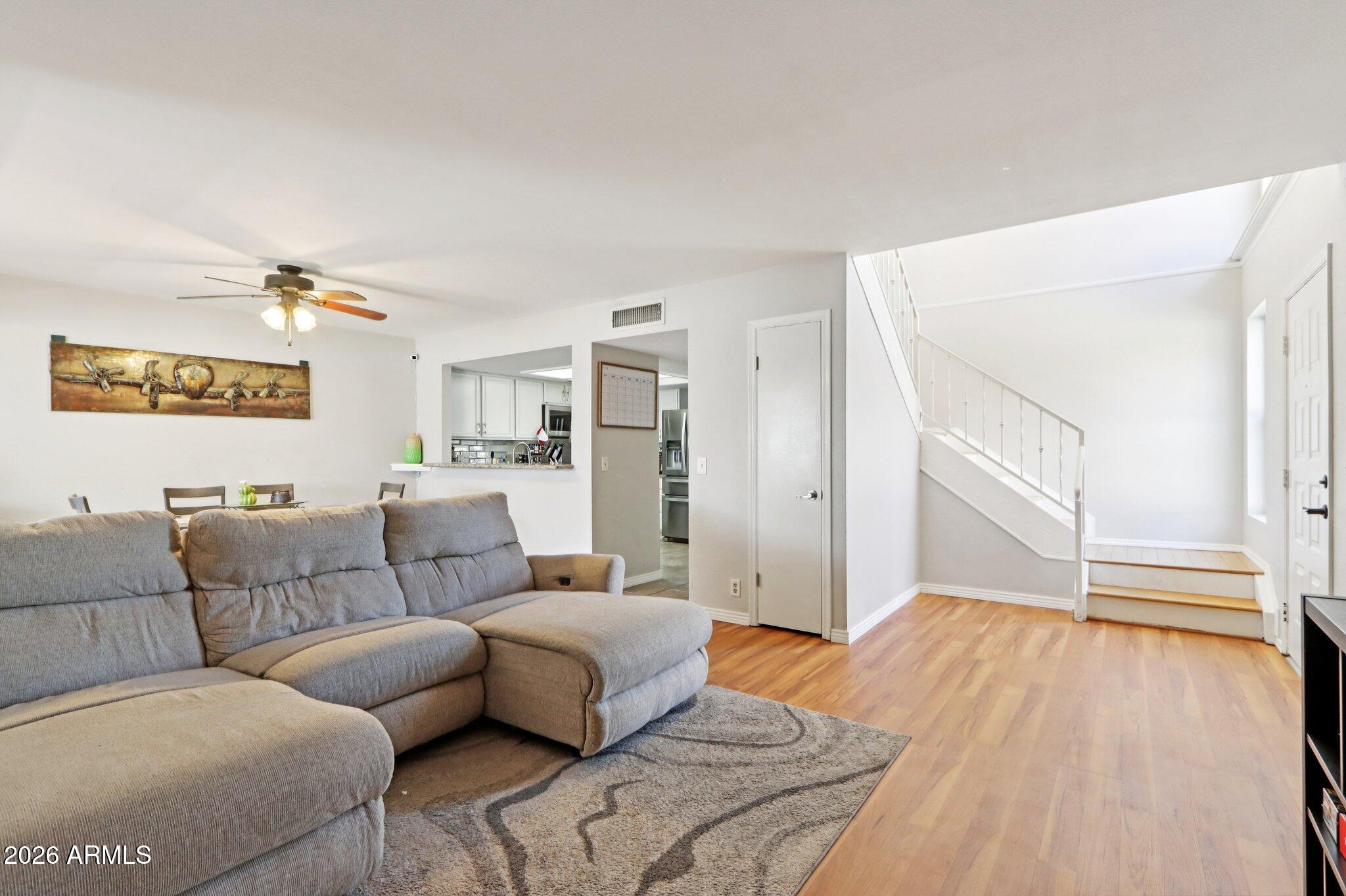 4905 W GELDING Drive