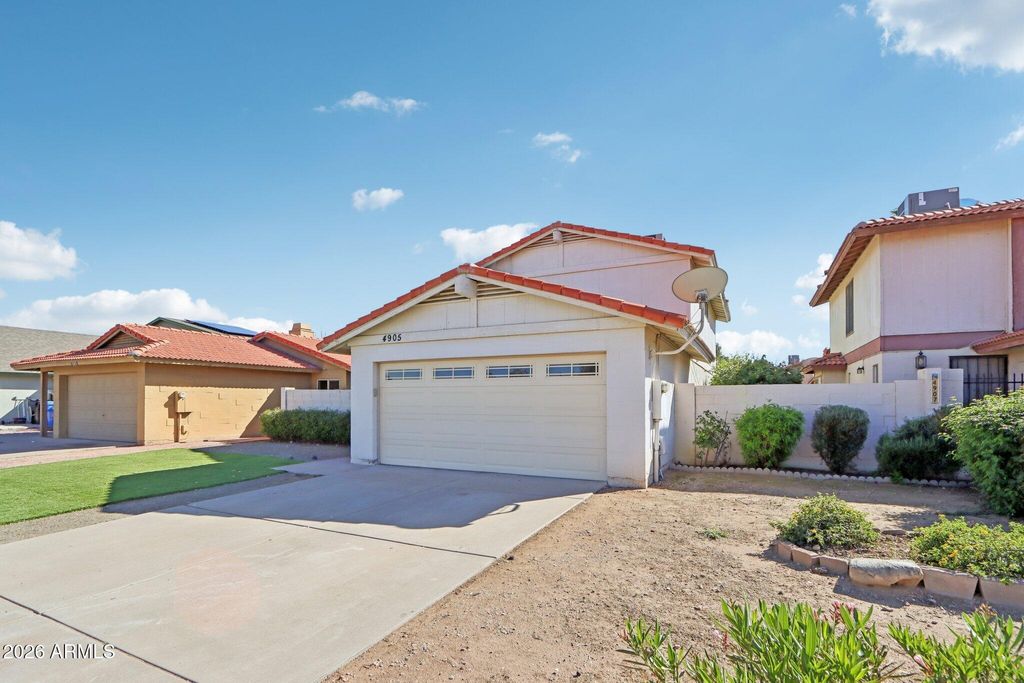 Photo of 4905 W Gelding Drive, Glendale, AZ 85306 (MLS # 6987707)