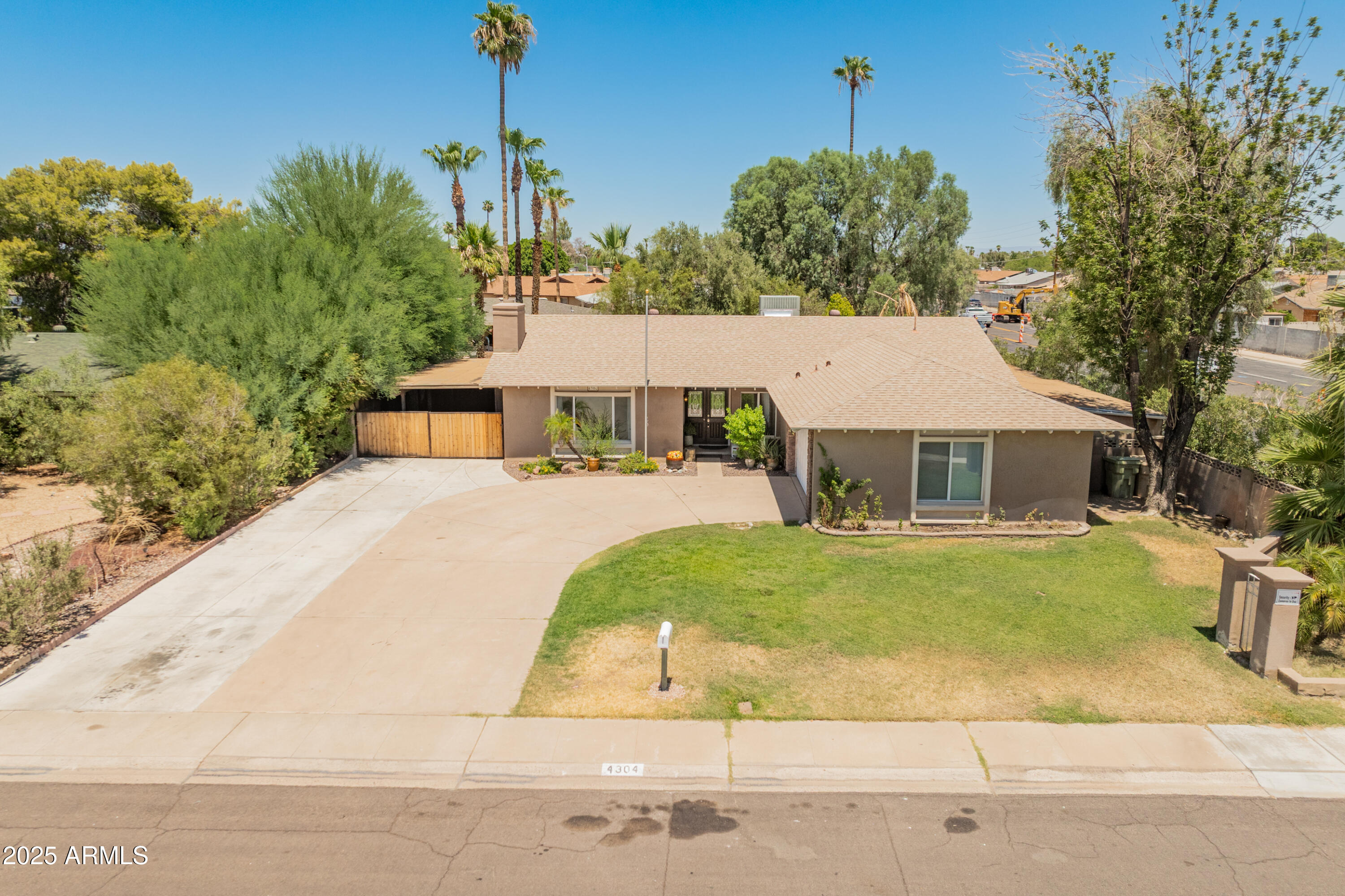 4304 W EL CAMINITO Drive