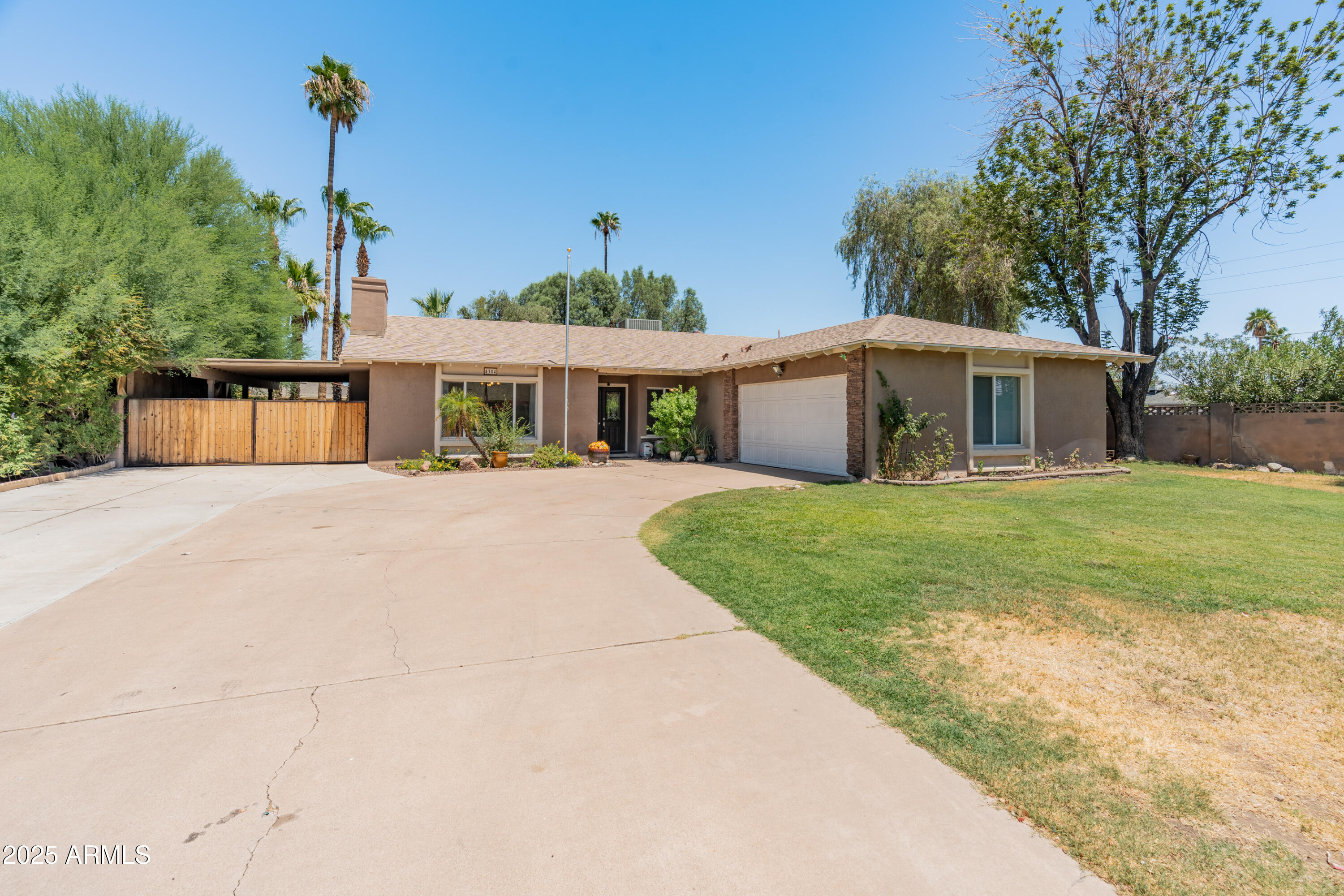 4304 W EL CAMINITO Drive