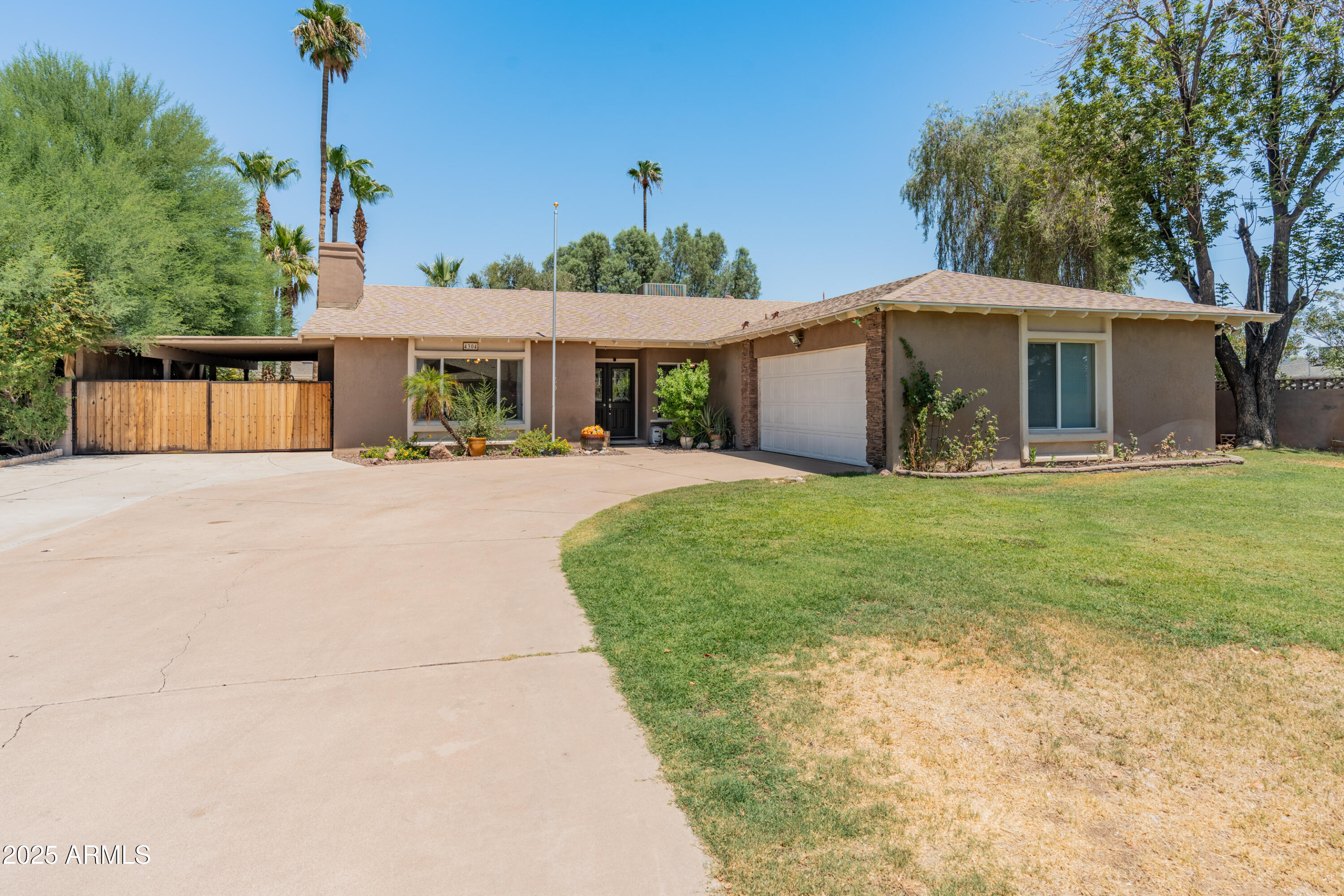 4304 W EL CAMINITO Drive