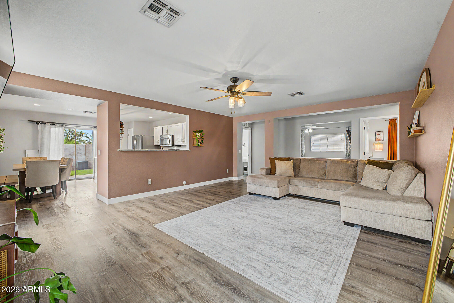 2236 S LYNCH --