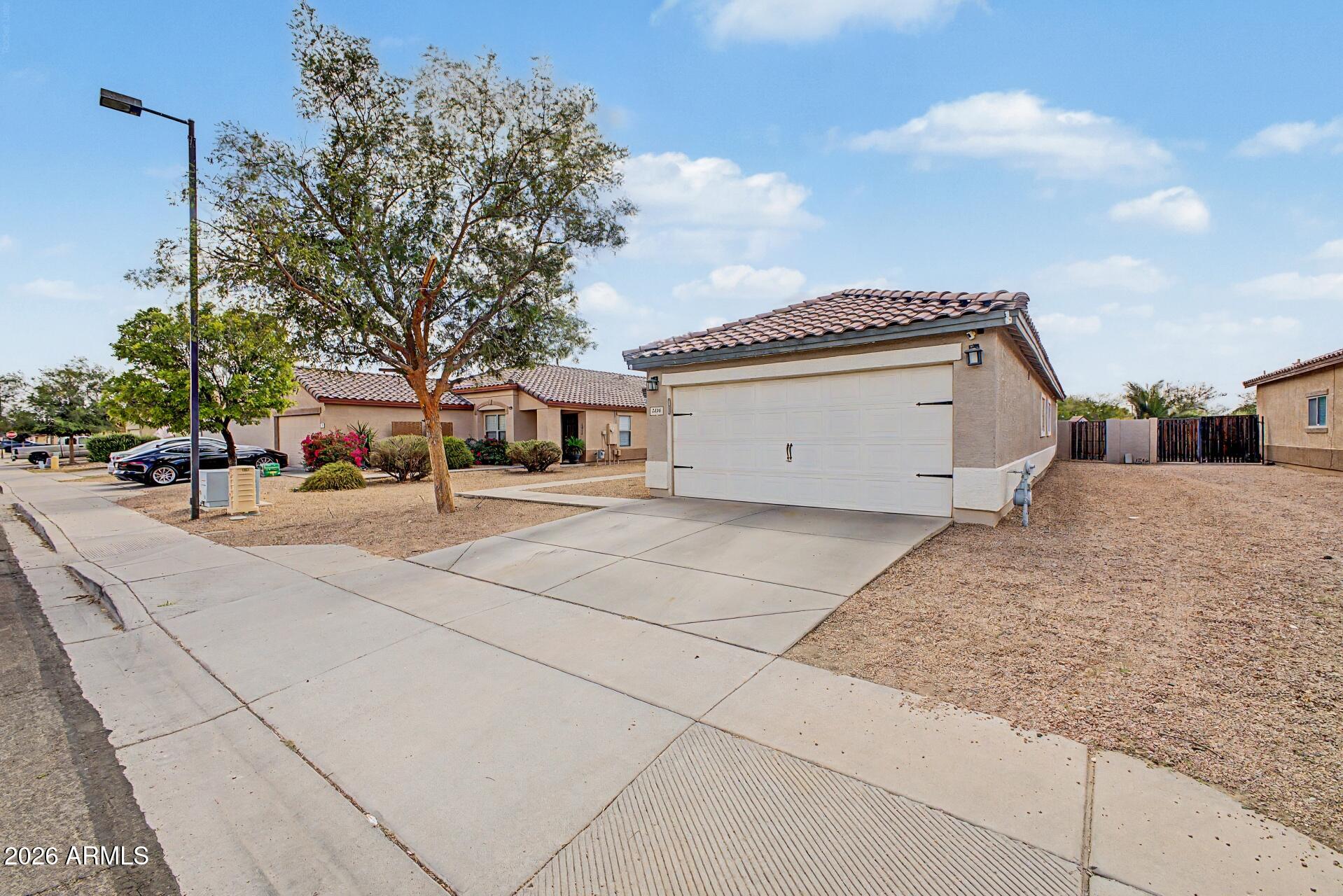 2236 S LYNCH --