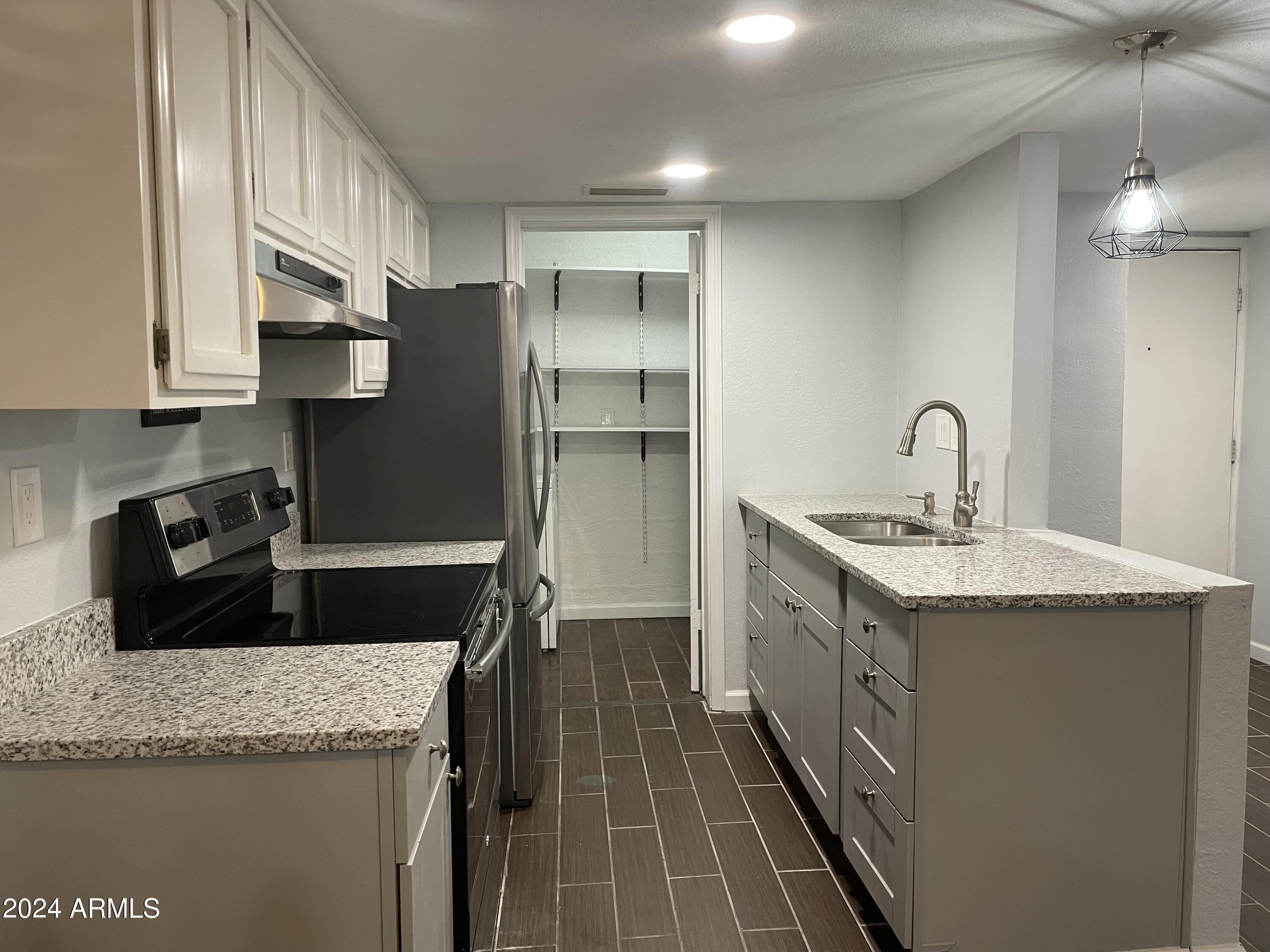 11048 N 28TH Drive 146