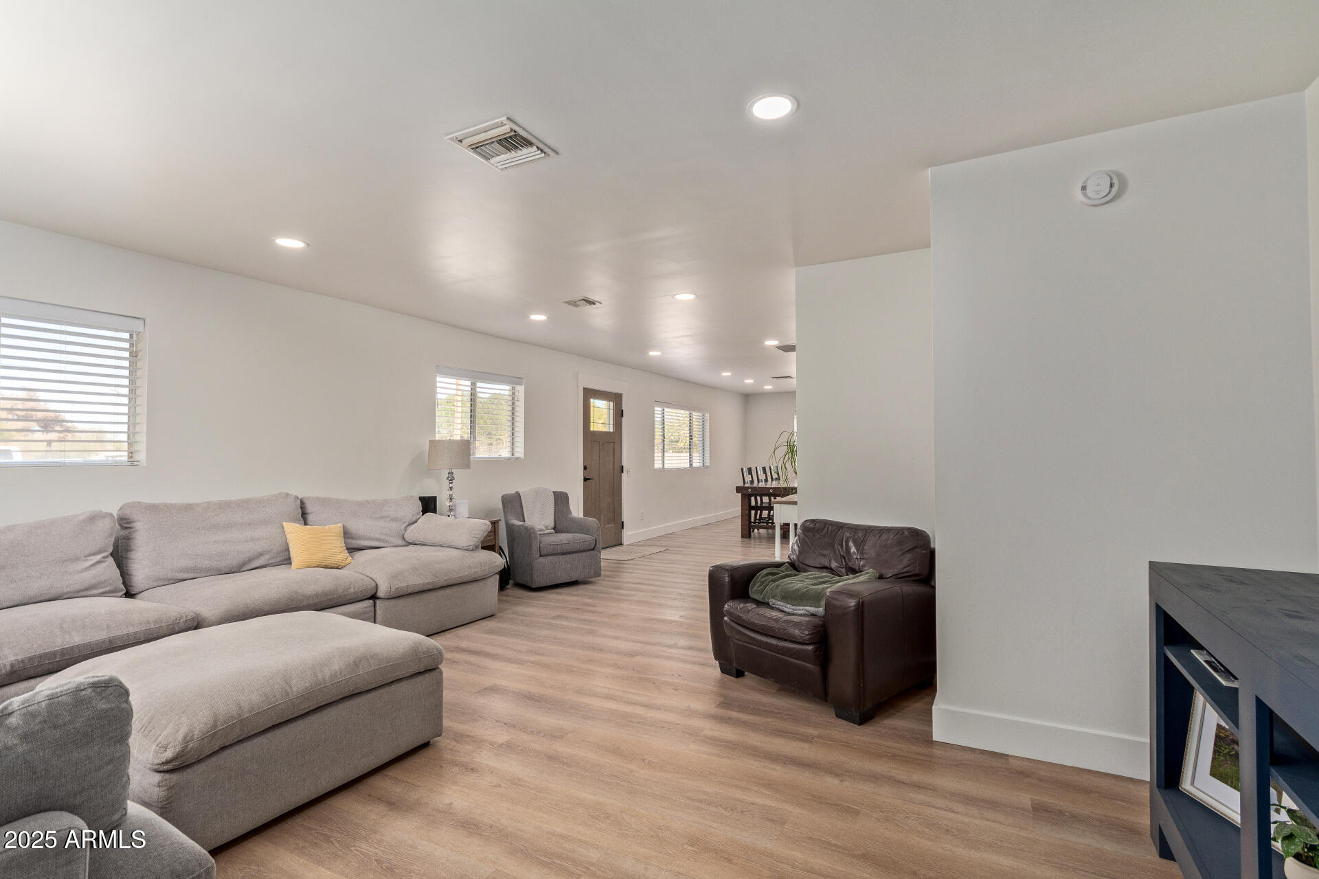 521 E LEHI Road
