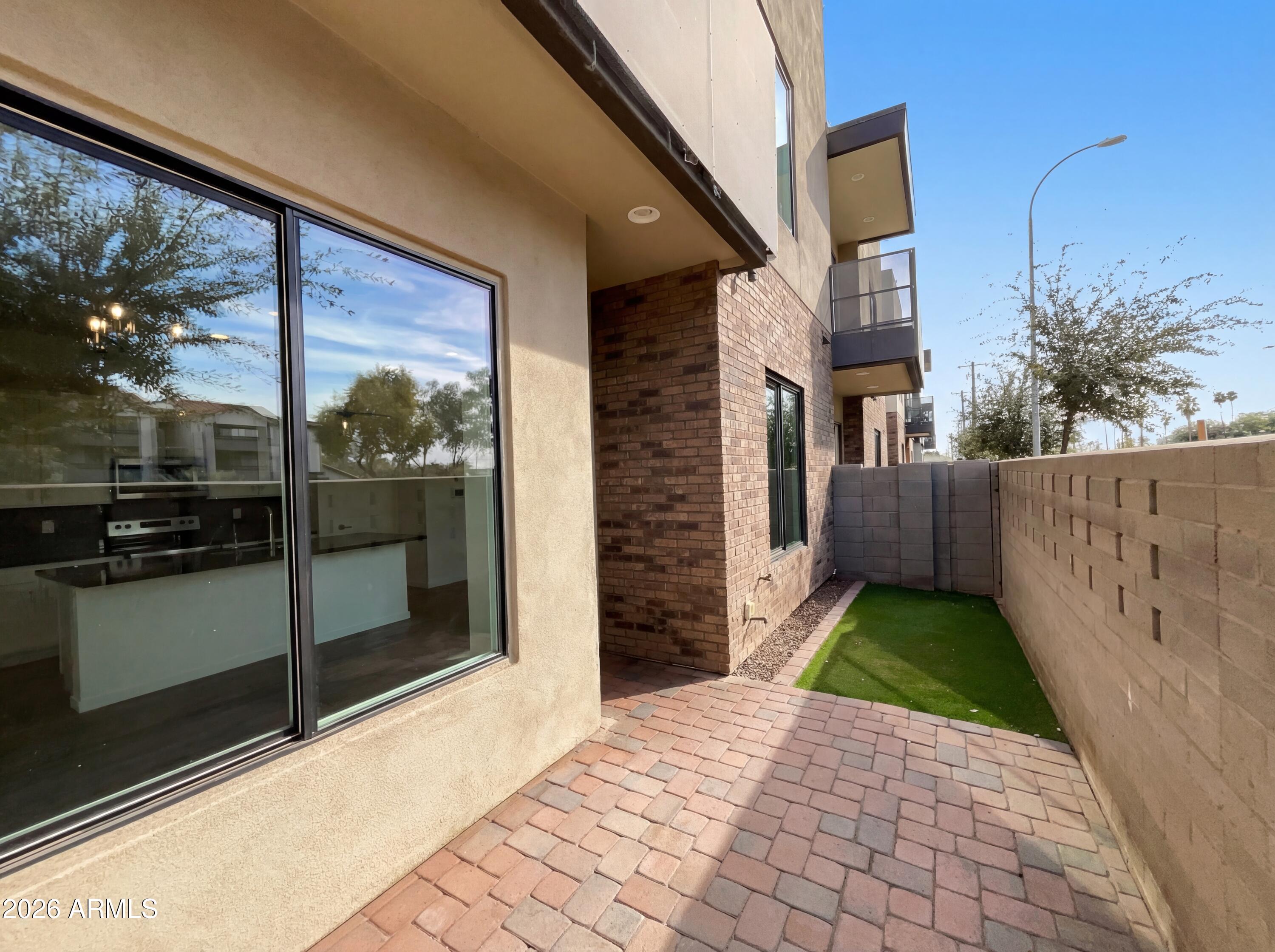 901 S SMITH Road 1074