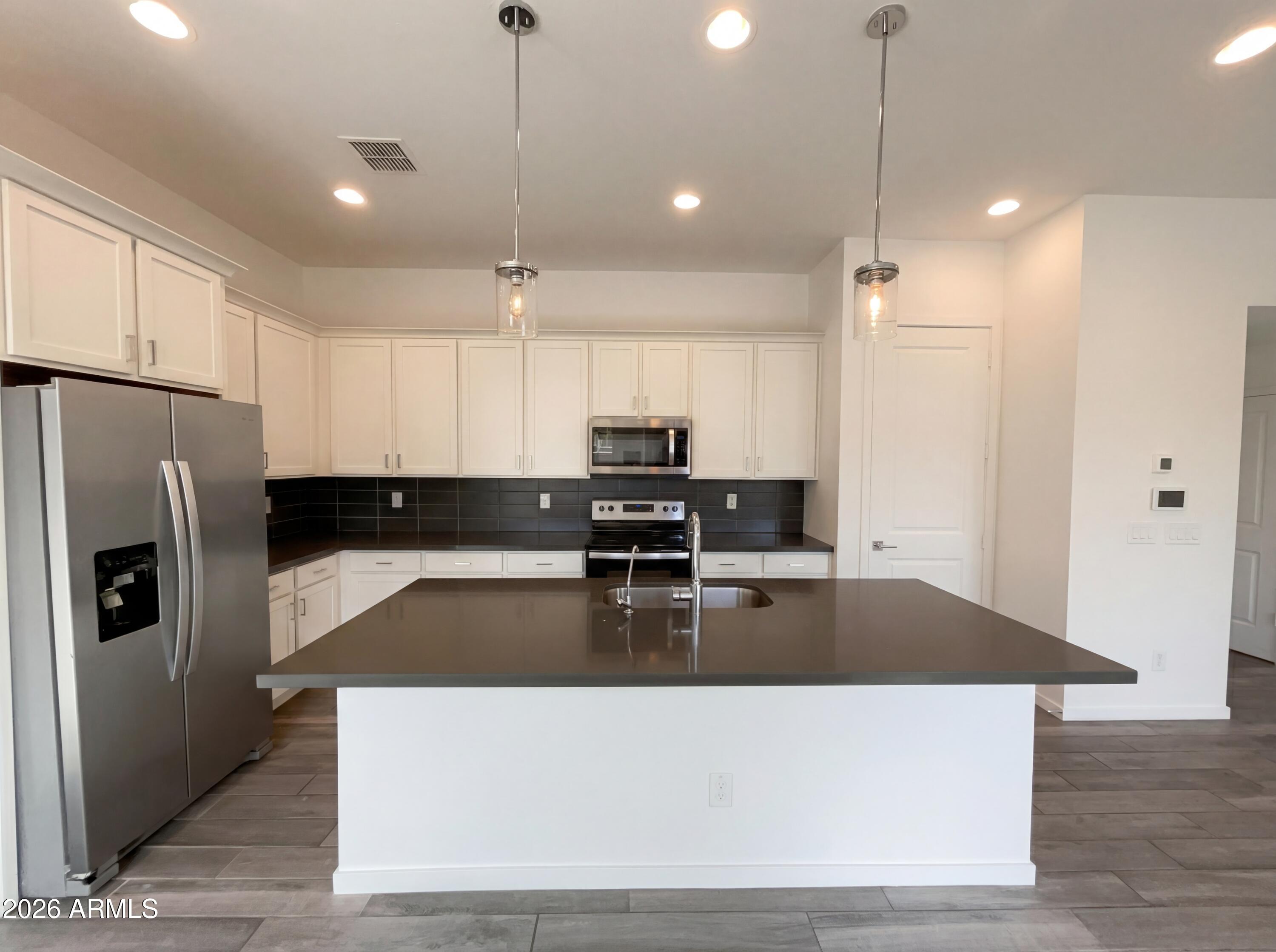 901 S SMITH Road 1074