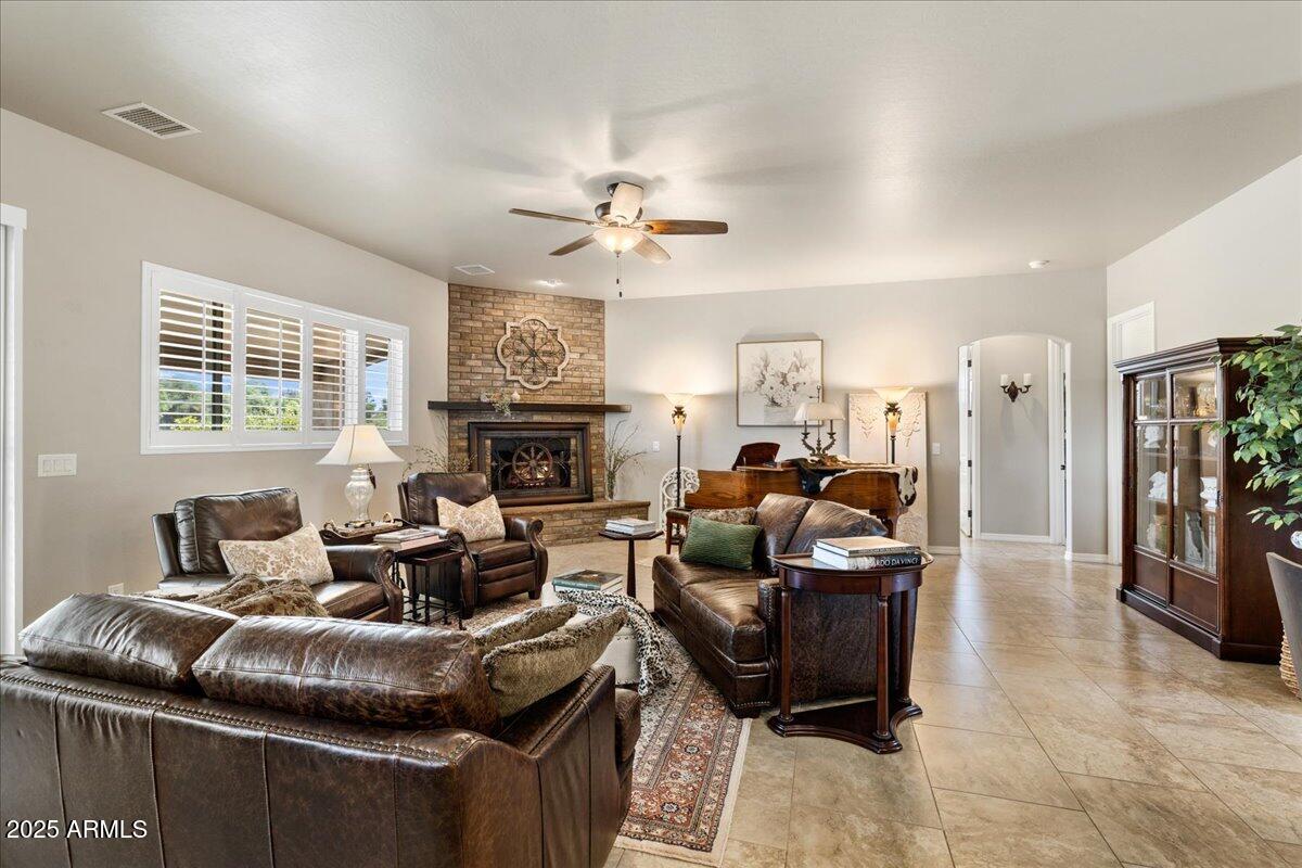 2135 W BRIDLE PATH Road