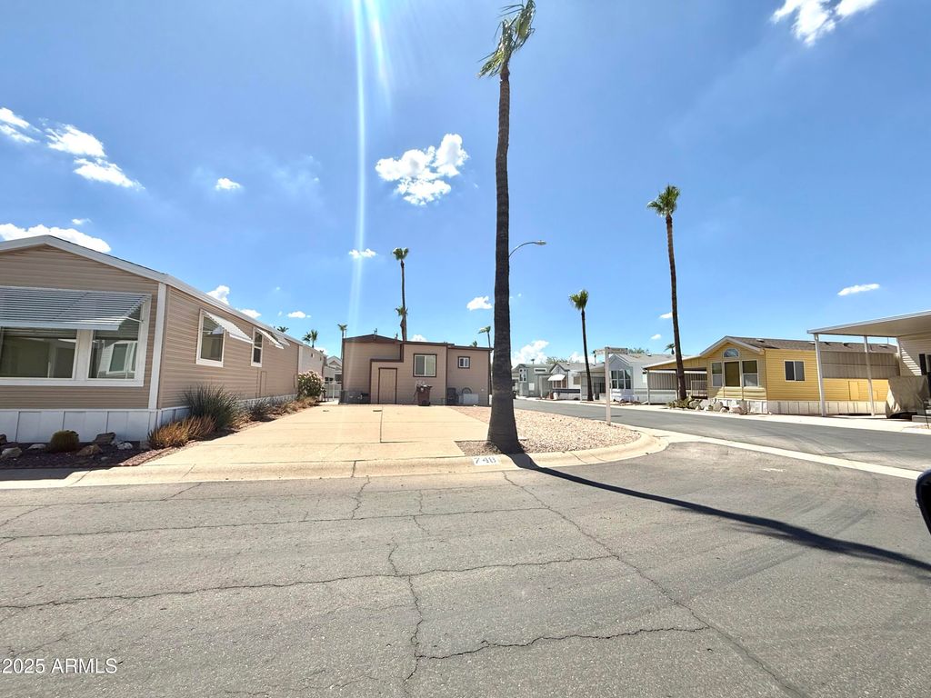 Photo of 748 S Emerald Drive #748, Apache Junction, AZ 85119 (MLS # 6919435)