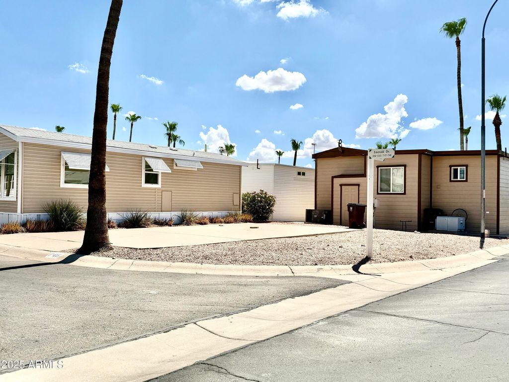 Photo of 748 S Emerald Drive #748, Apache Junction, AZ 85119 (MLS # 6919435)