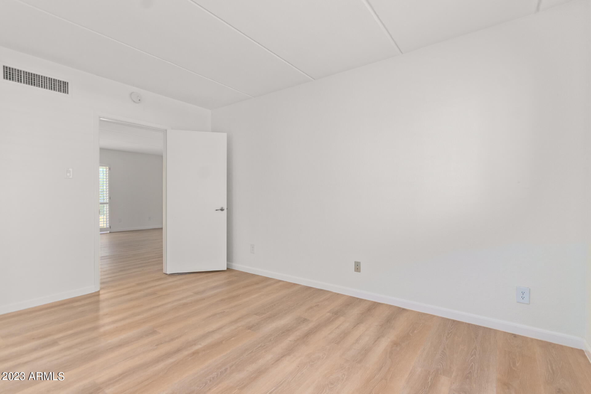 Photo 14 of 21 of 1024 E OSBORN Road B condo