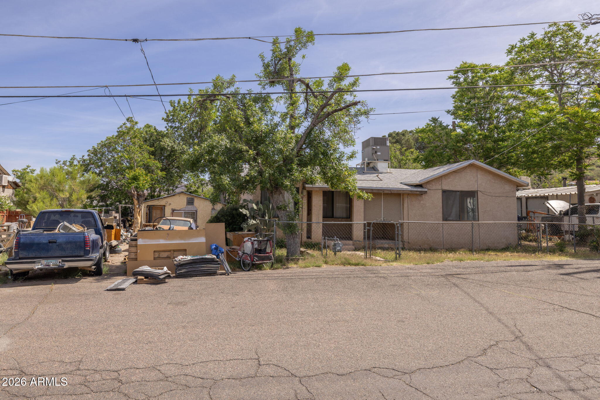 5499 S GLENDALE Avenue