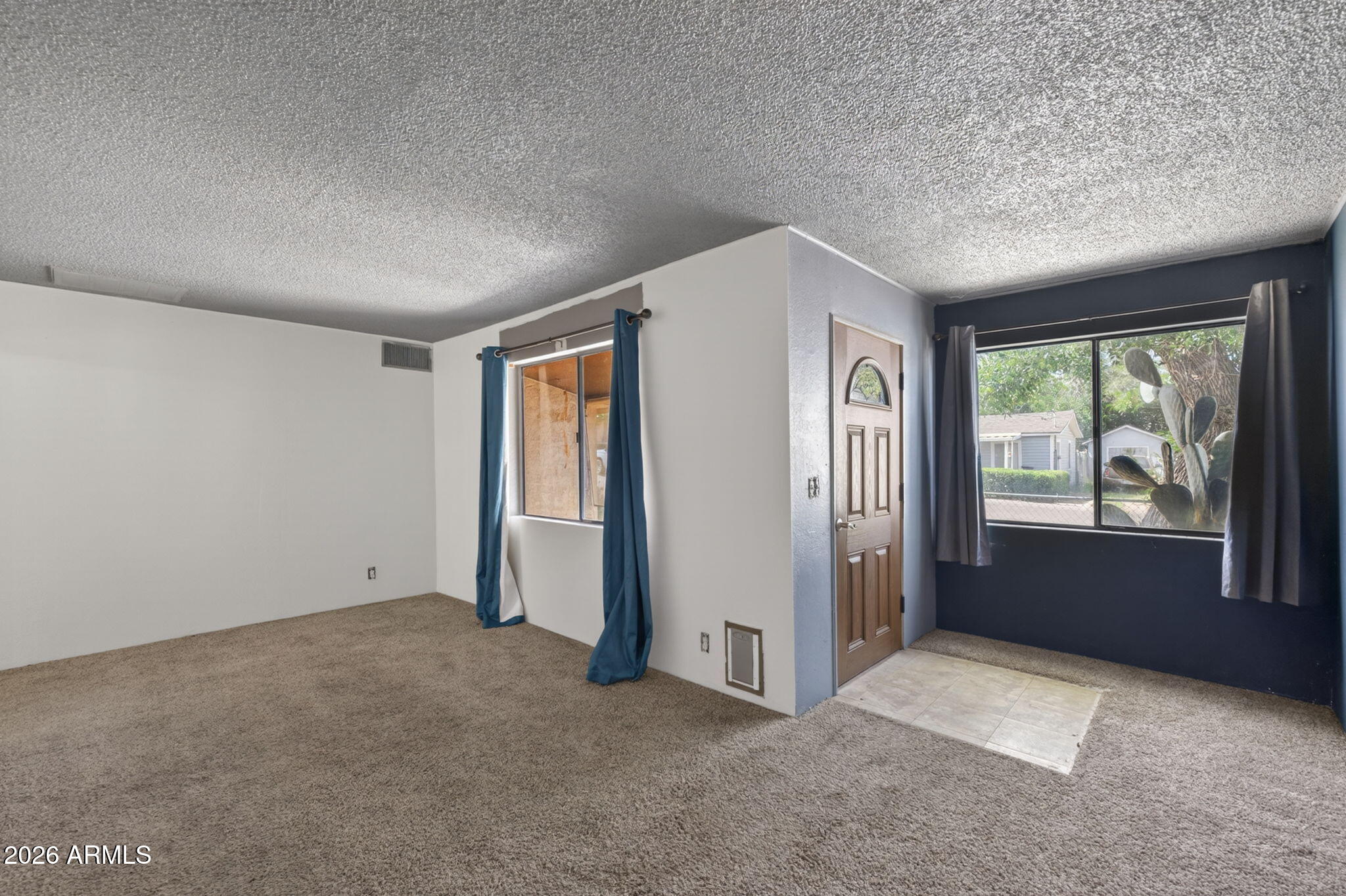 5499 S GLENDALE Avenue