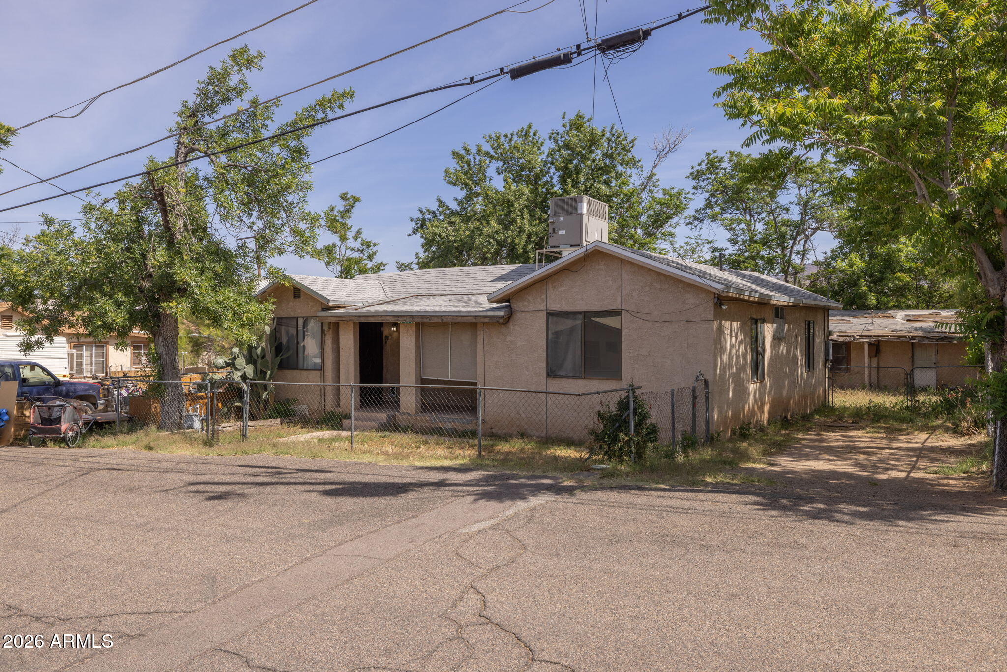 5499 S GLENDALE Avenue