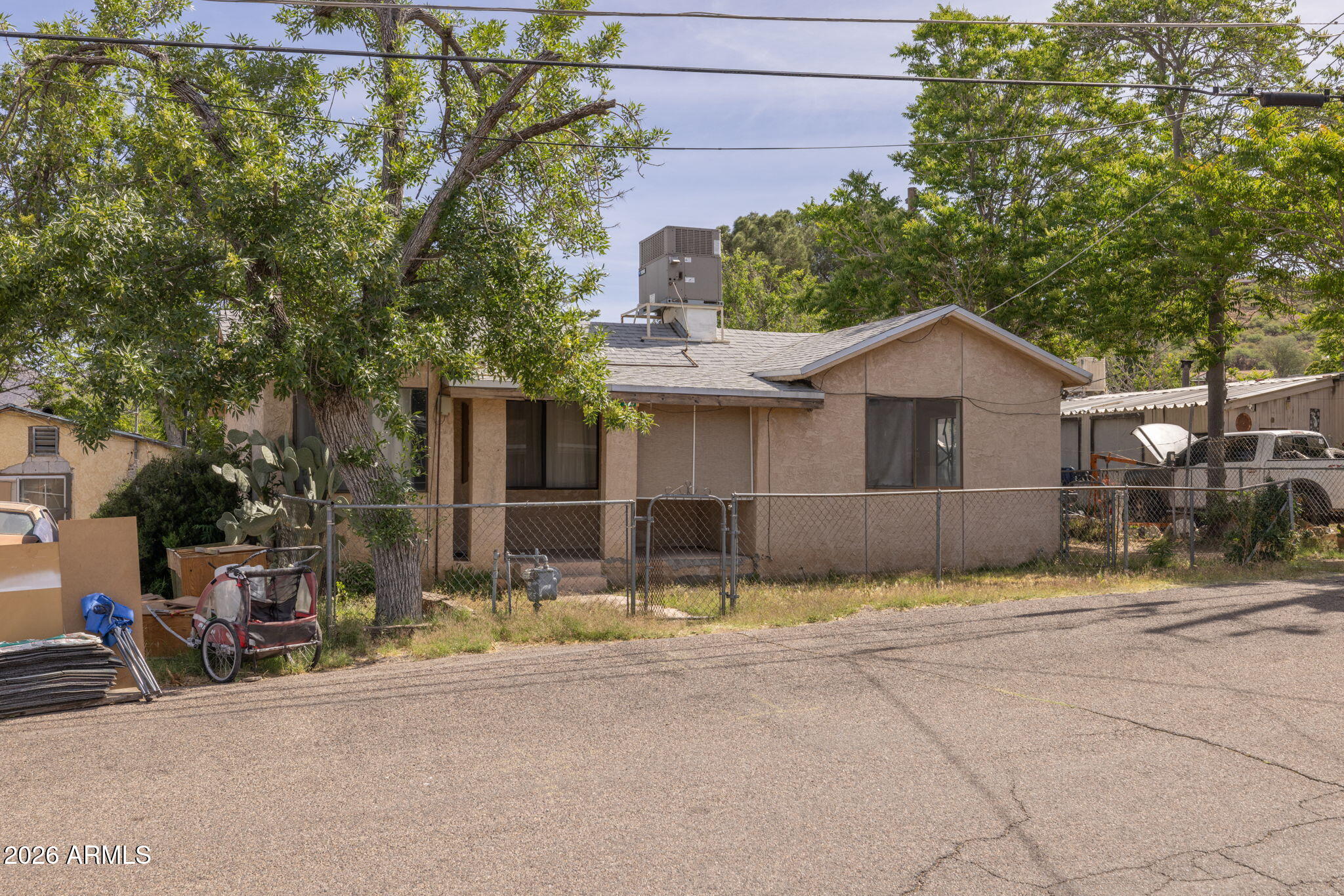 5499 S GLENDALE Avenue