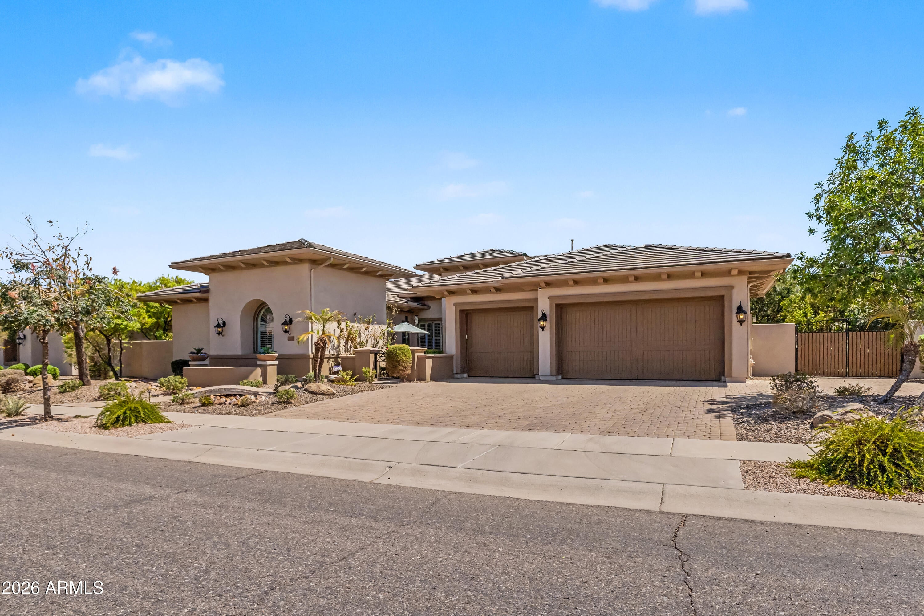 313 W MALIBU Drive