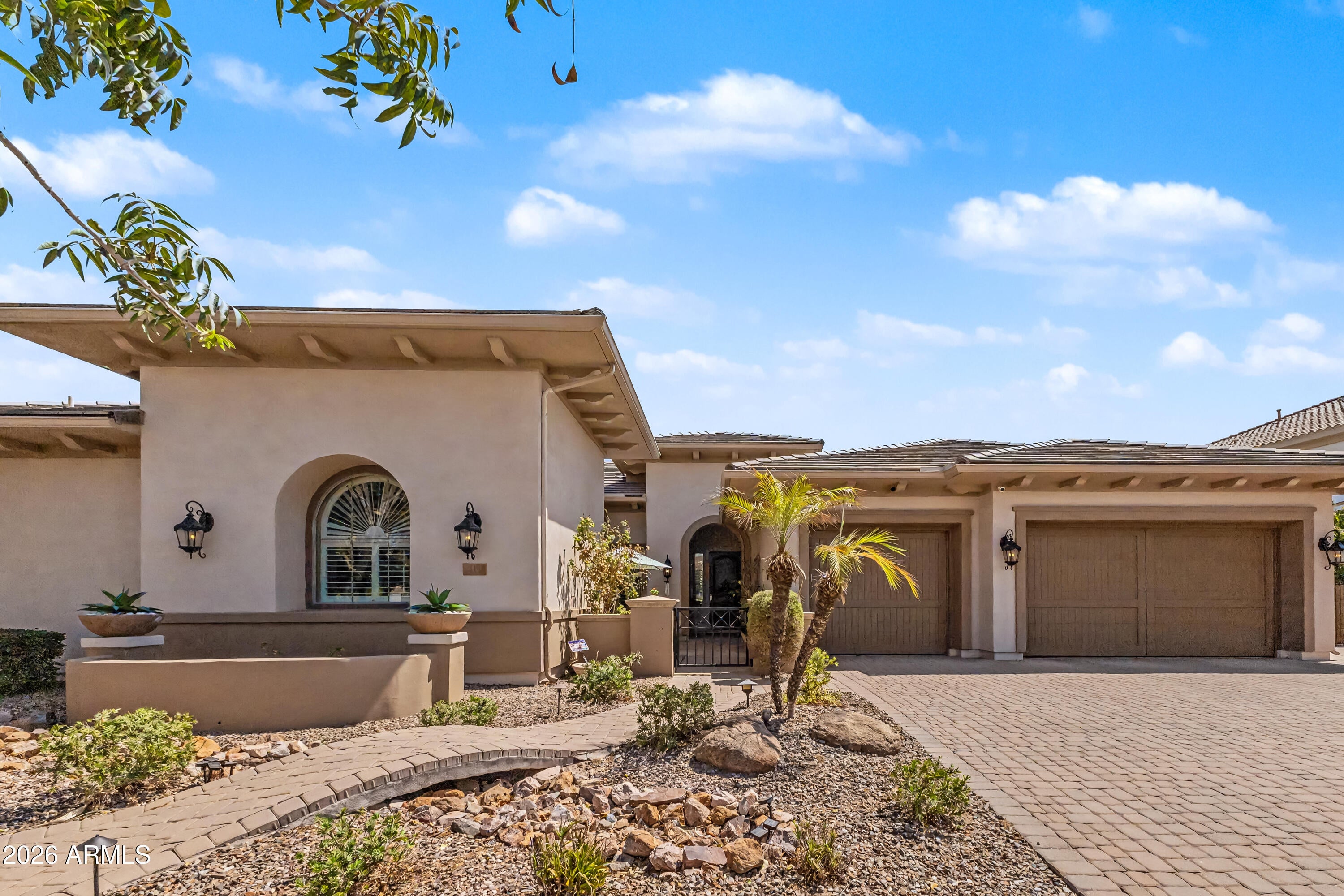 313 W MALIBU Drive