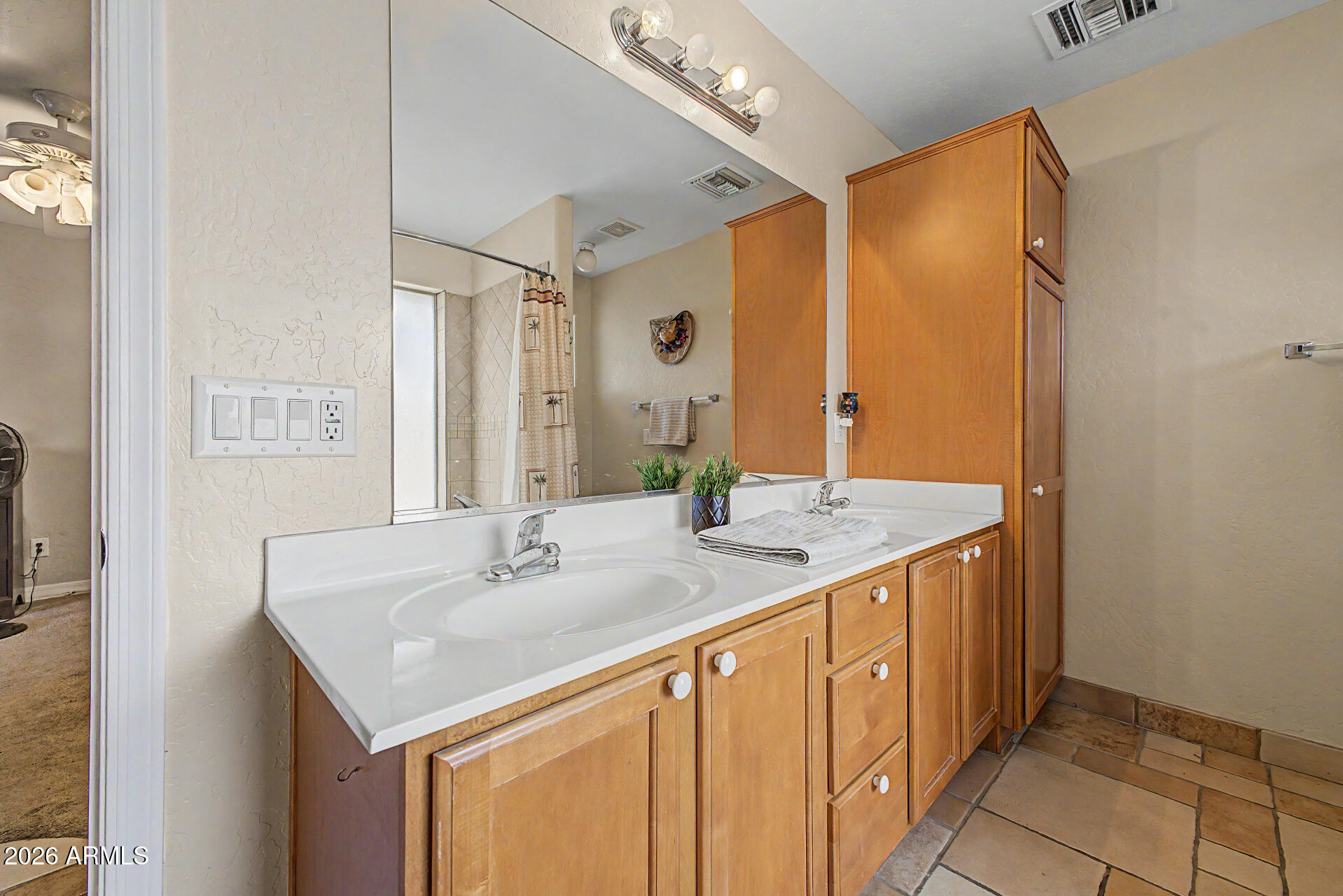 FALCON ESTATES LOTS 1-24 73-104 153-166 TR A - Residential