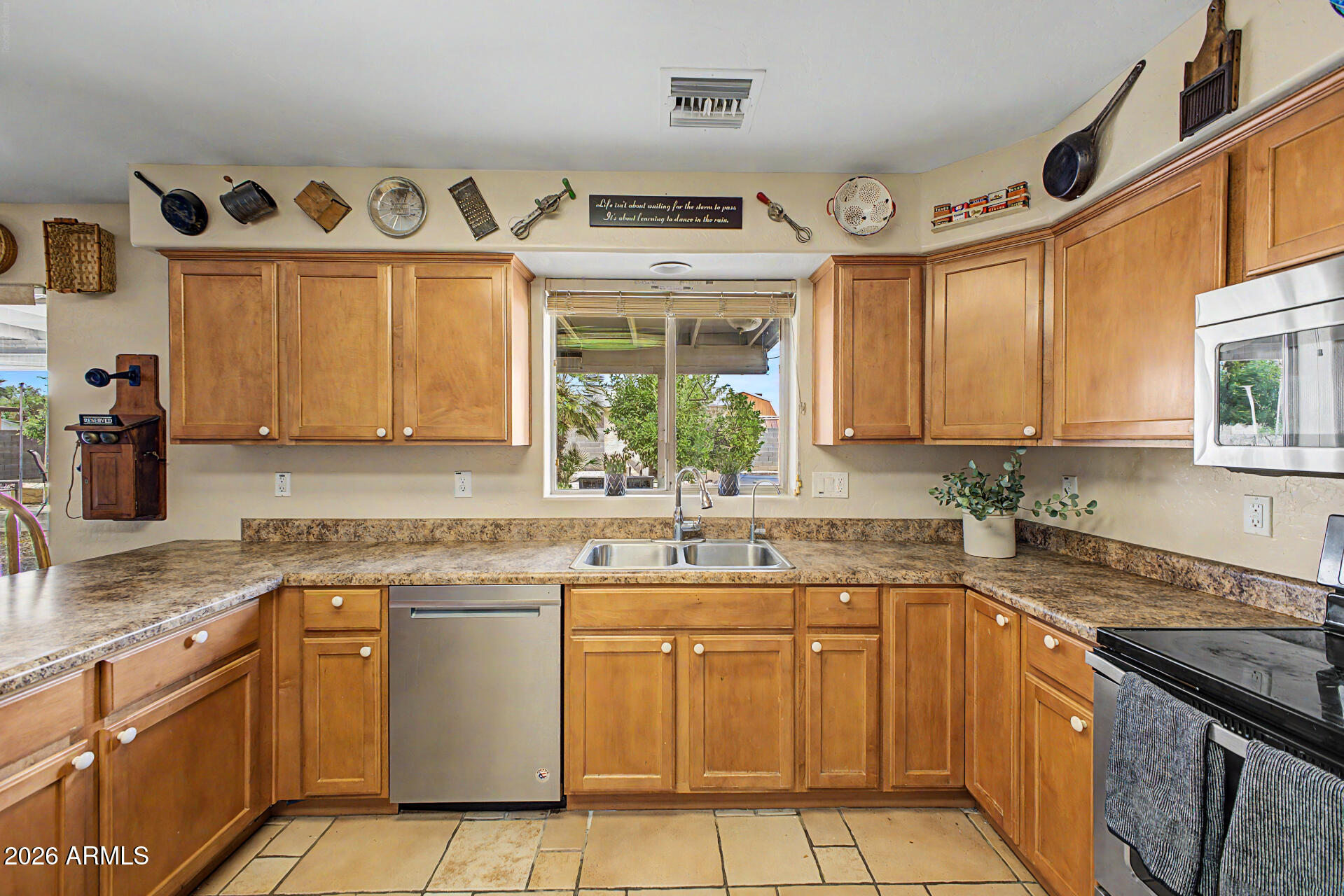 FALCON ESTATES LOTS 1-24 73-104 153-166 TR A - Residential