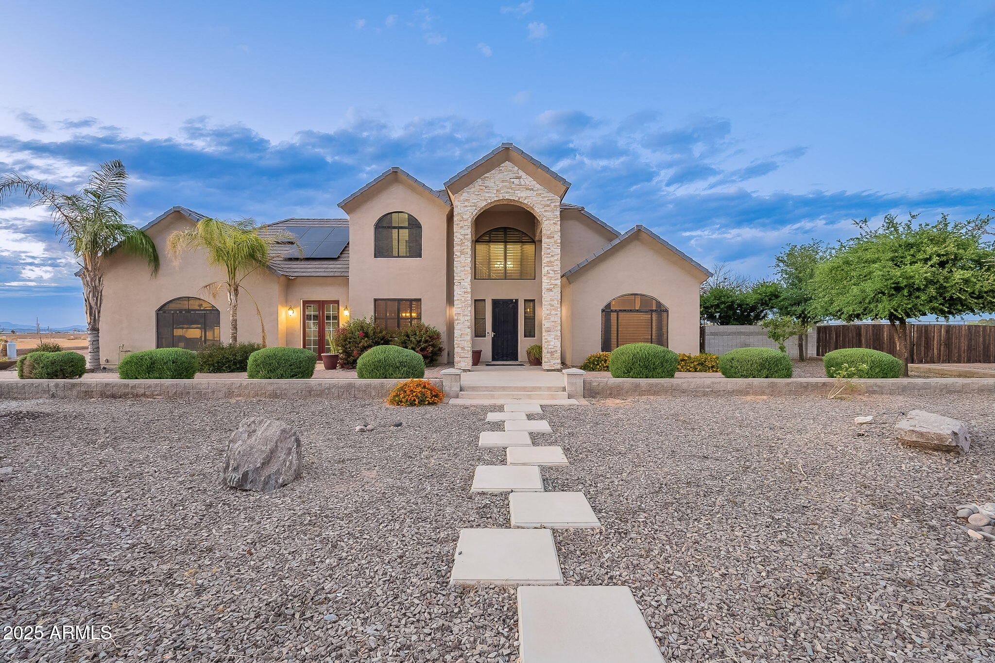 3770 E GRAYTHORN Way