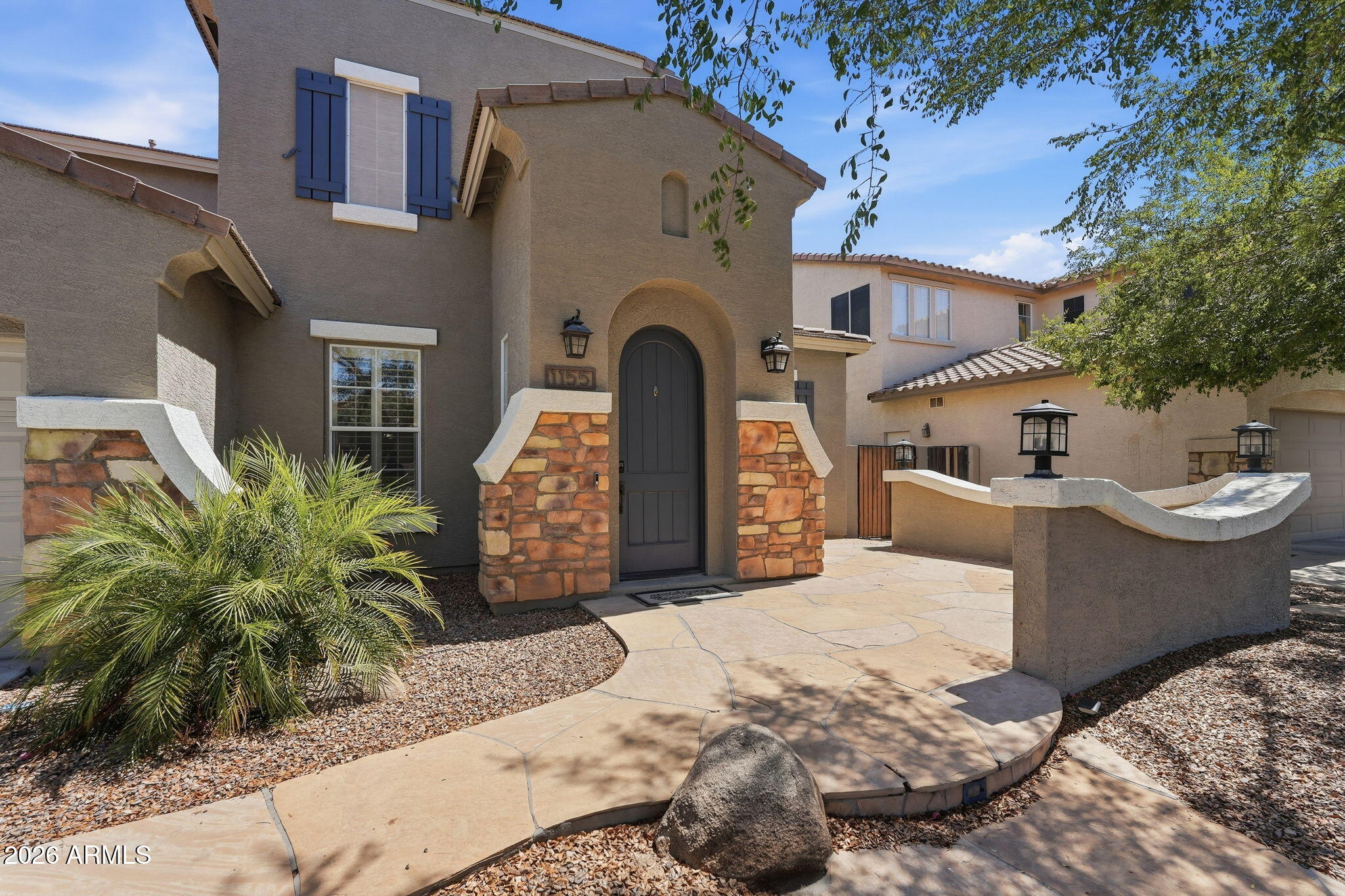 1155 W LAREDO Avenue