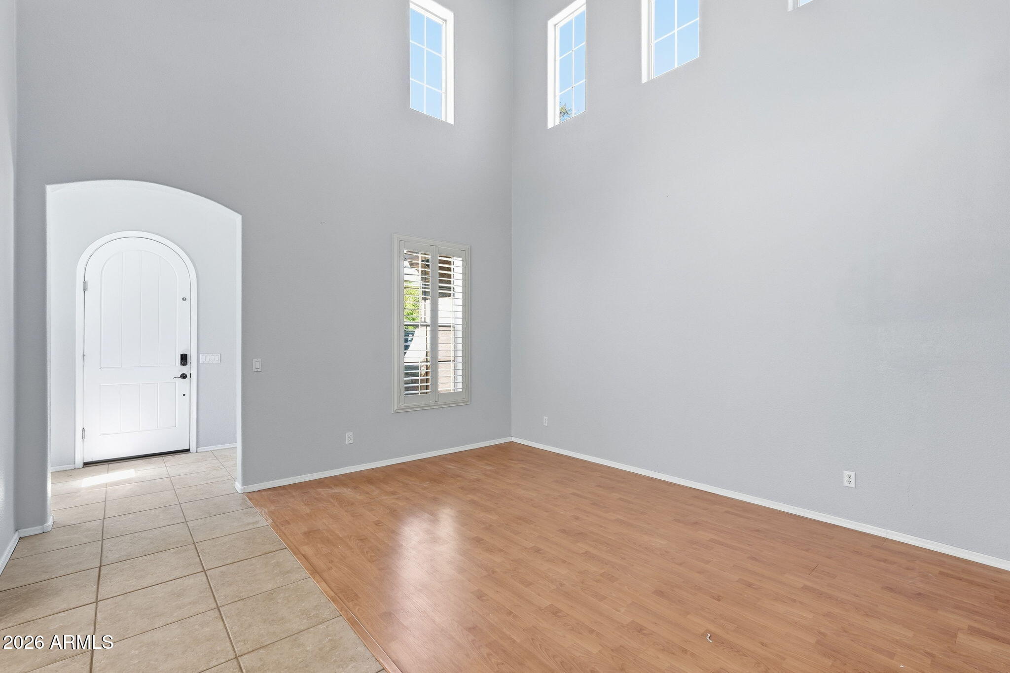 1155 W LAREDO Avenue